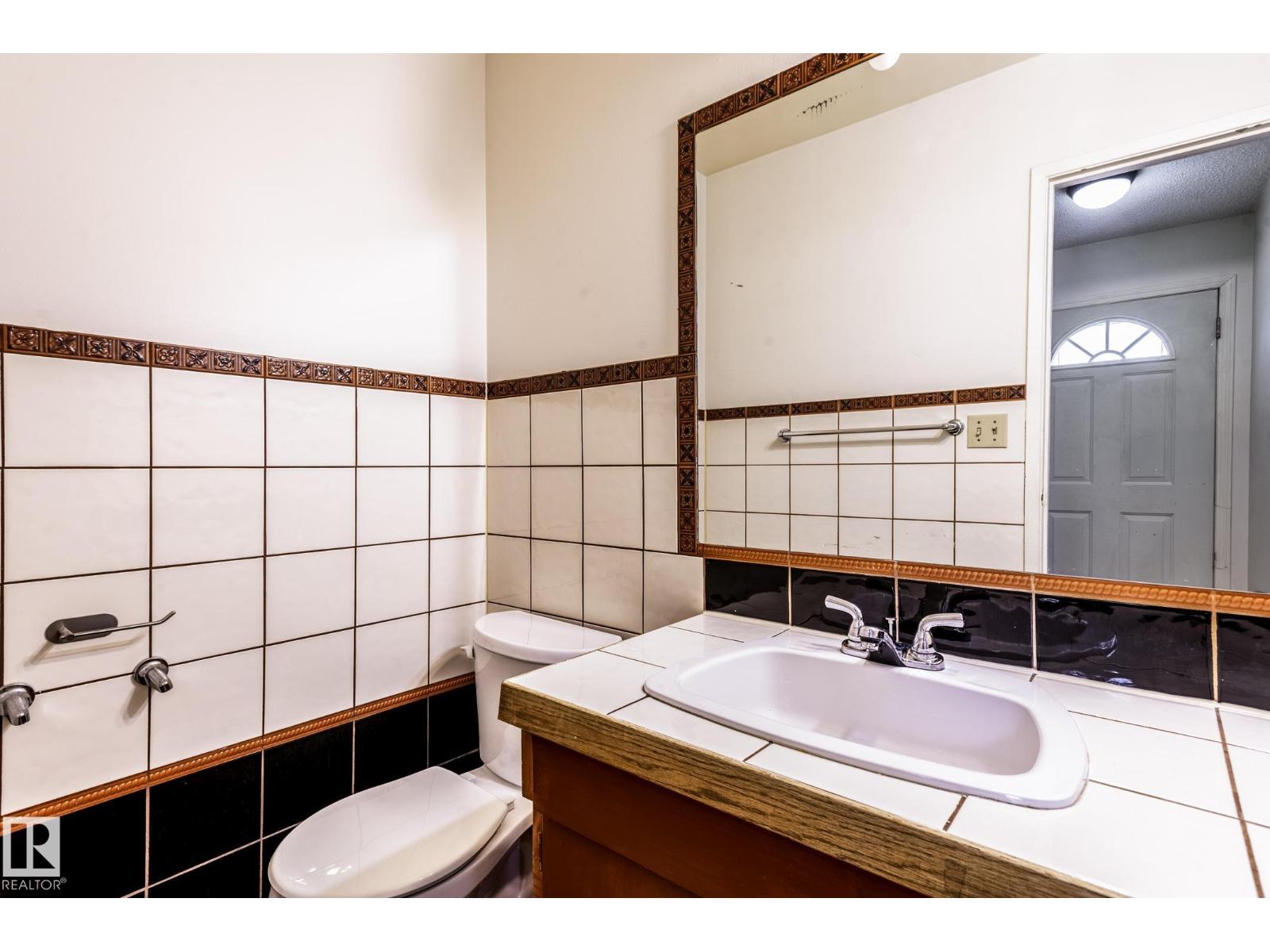 18439 66 AV NW - 9