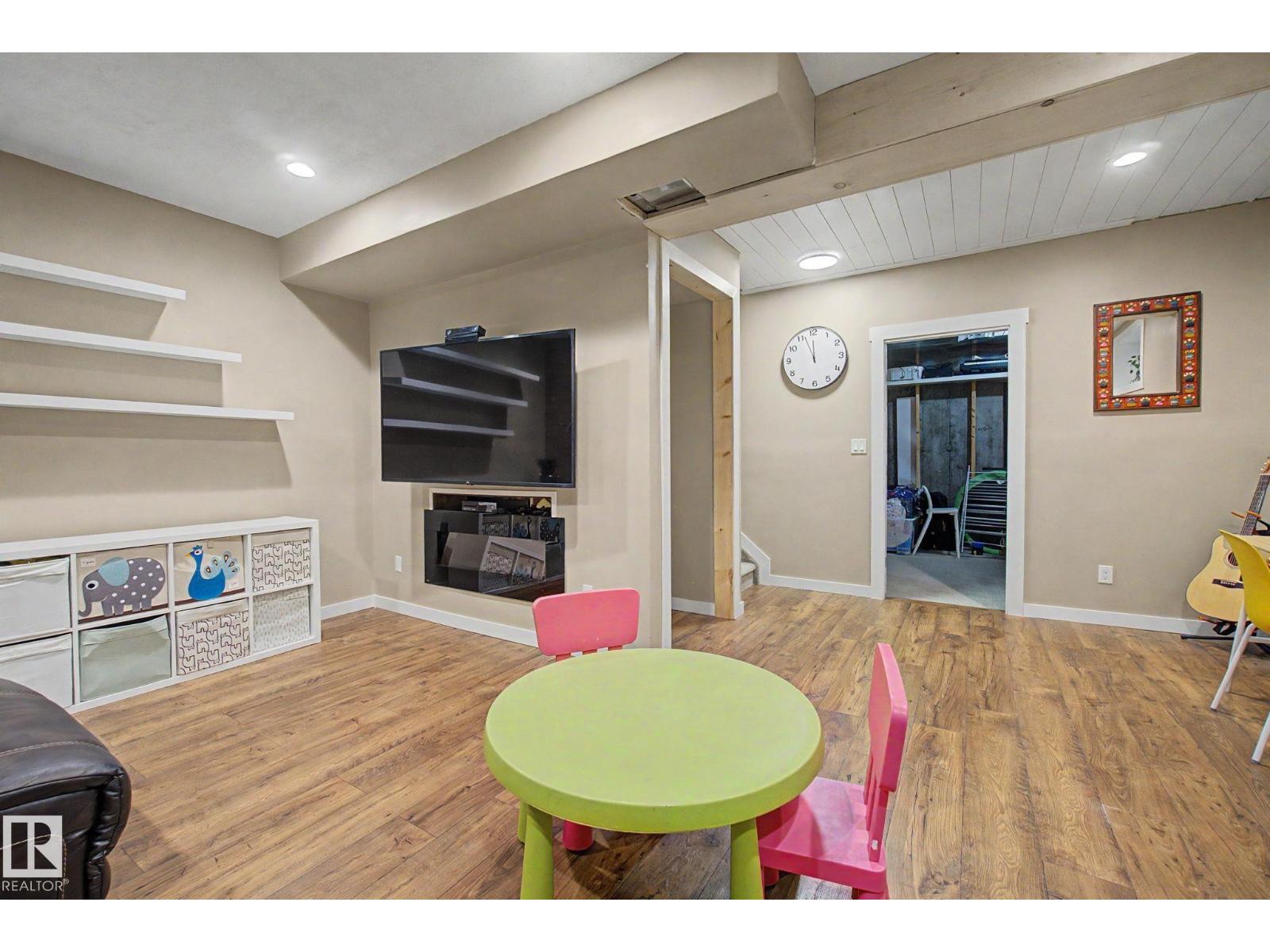9704 221 ST NW - 37