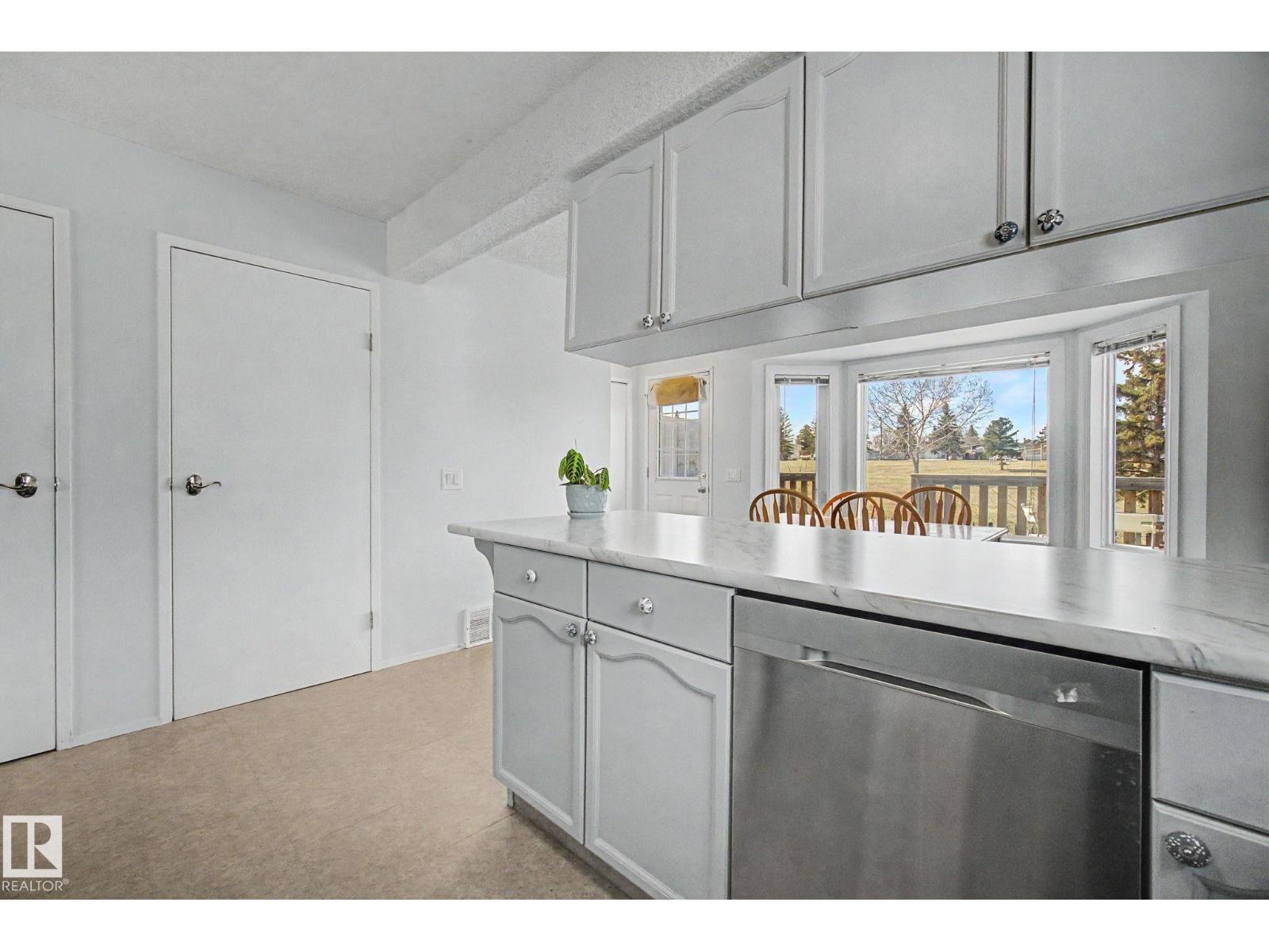 #141 5 ABERDEEN WY - 10
