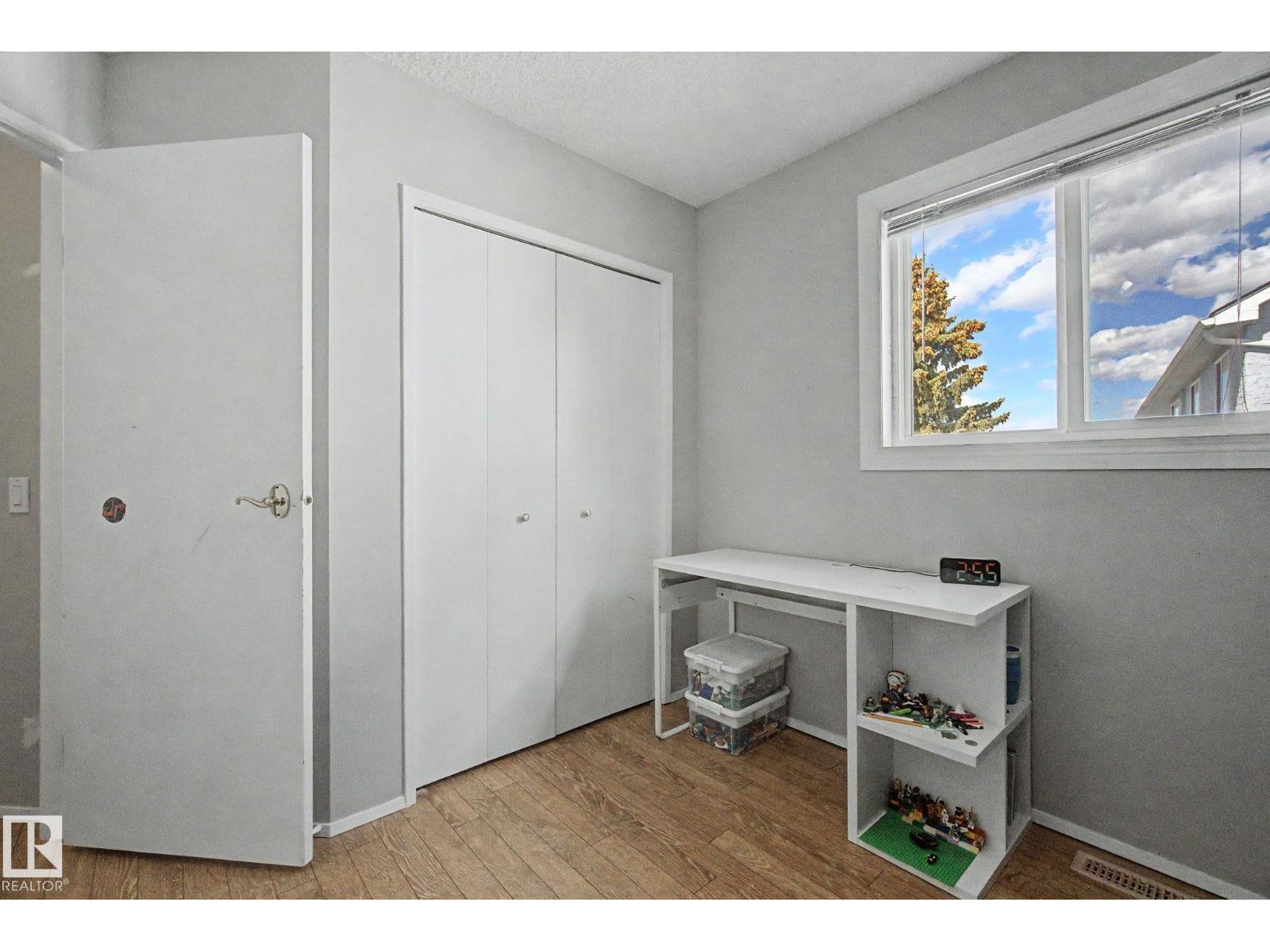 #141 5 ABERDEEN WY - 29