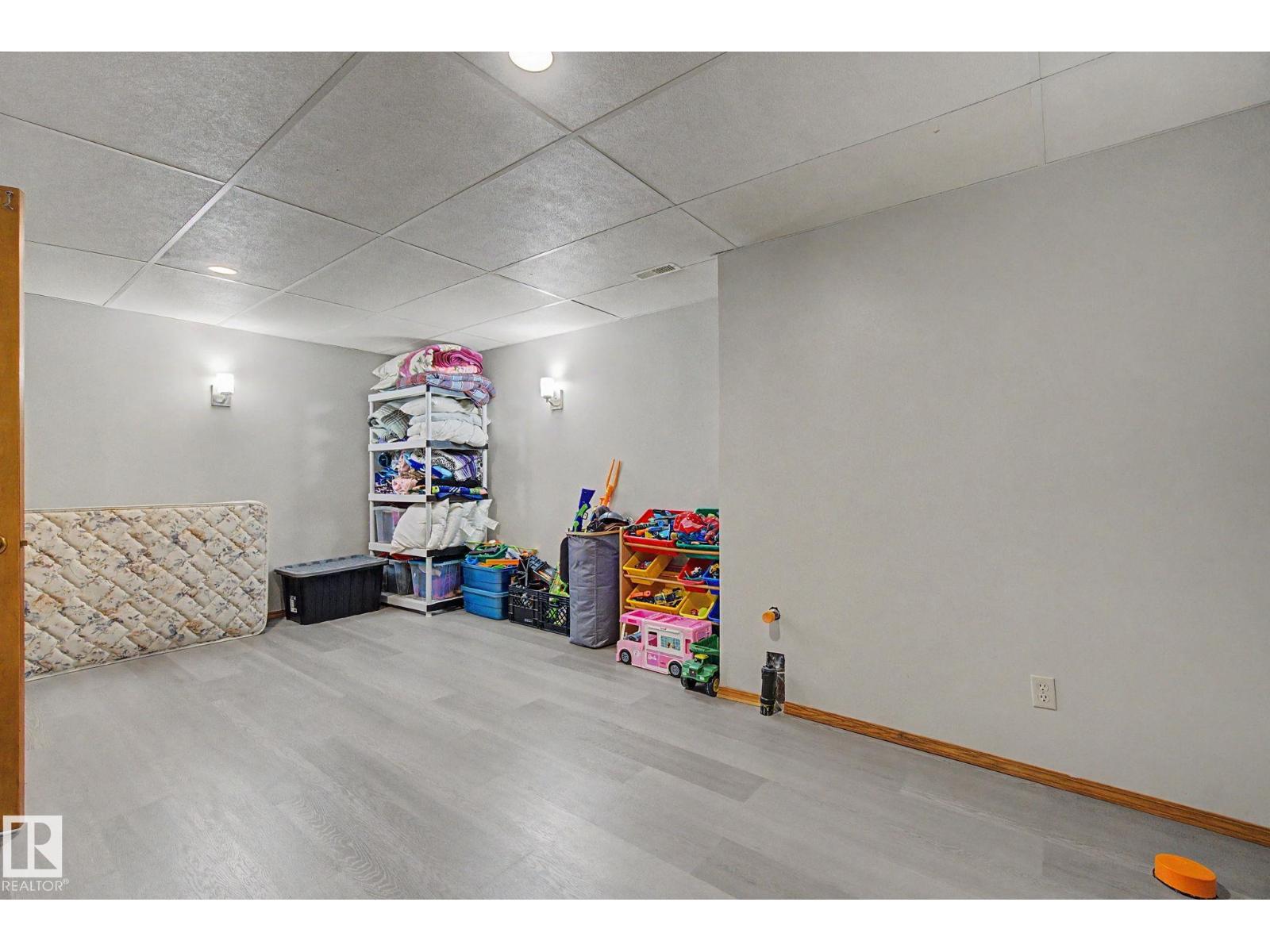 #141 5 ABERDEEN WY - 31