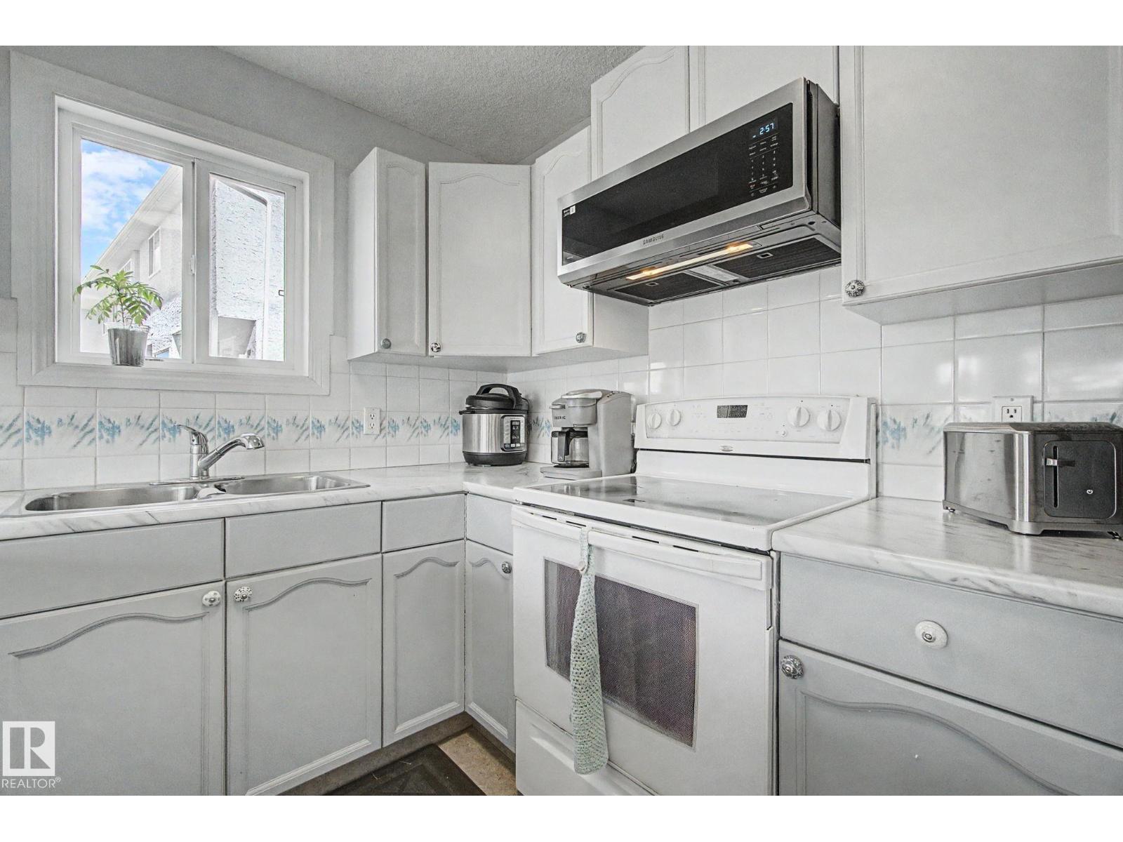 #141 5 ABERDEEN WY - 9