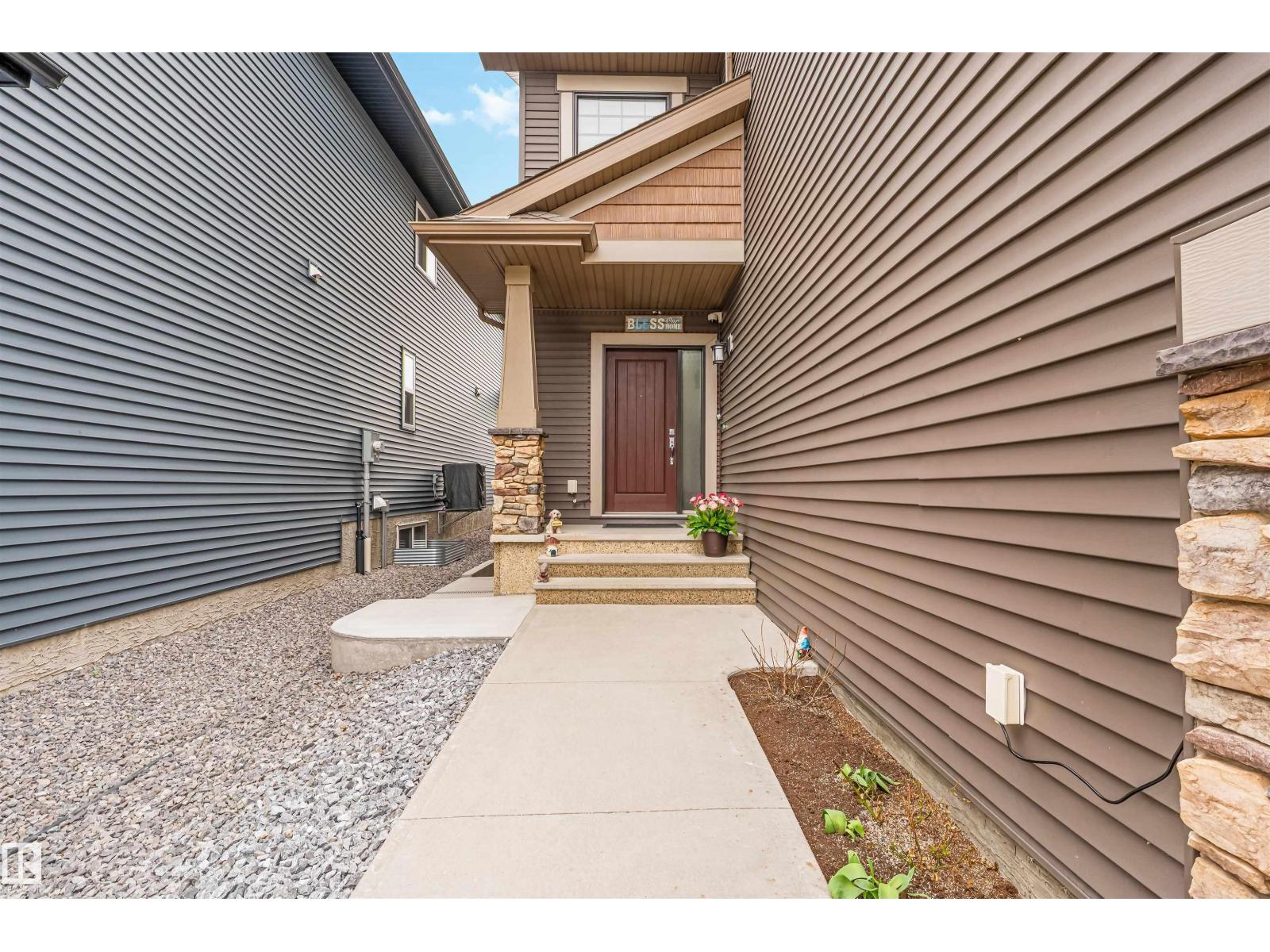 5907 19 AV SW - 3
