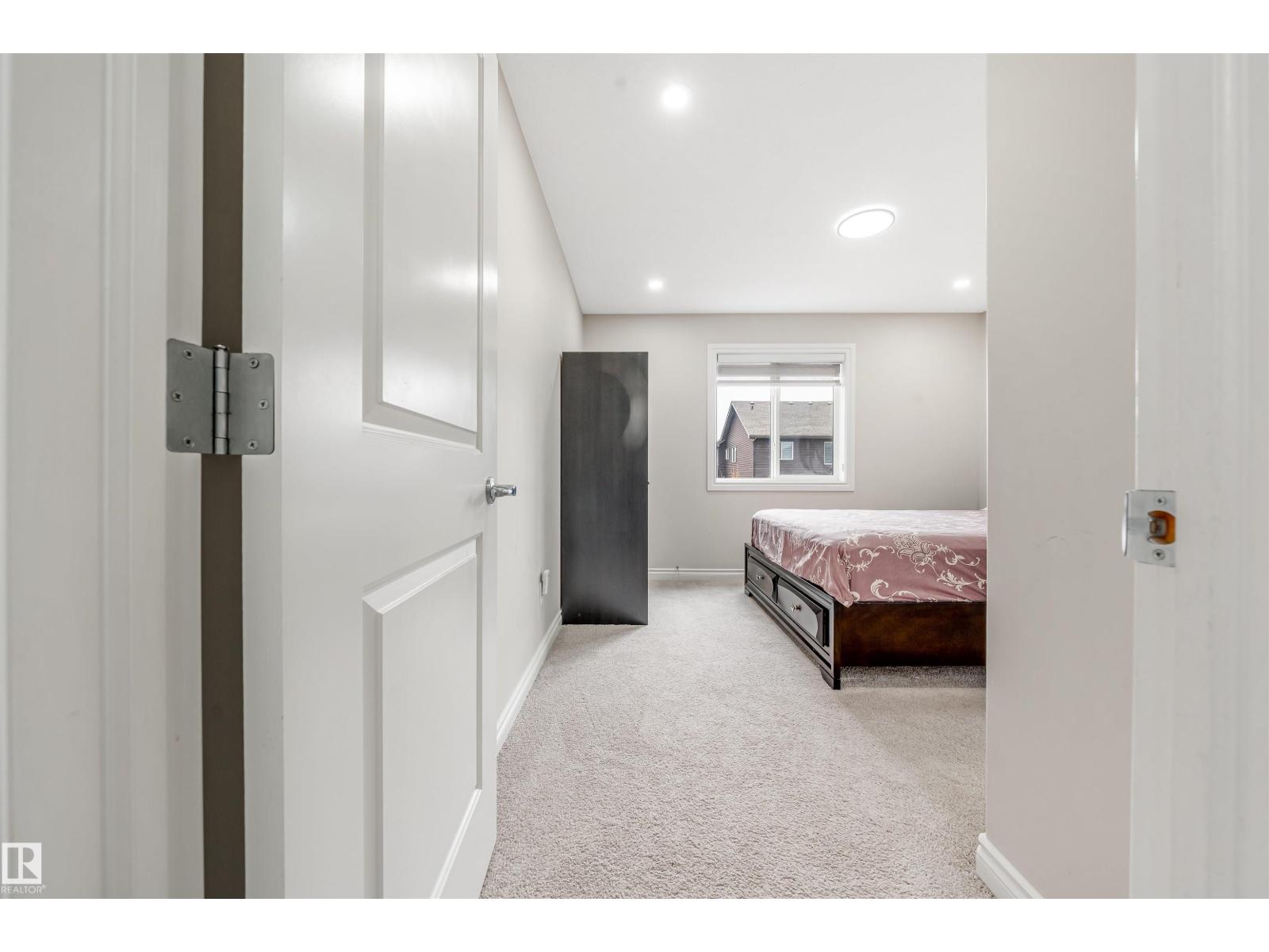 5907 19 AV SW - 32