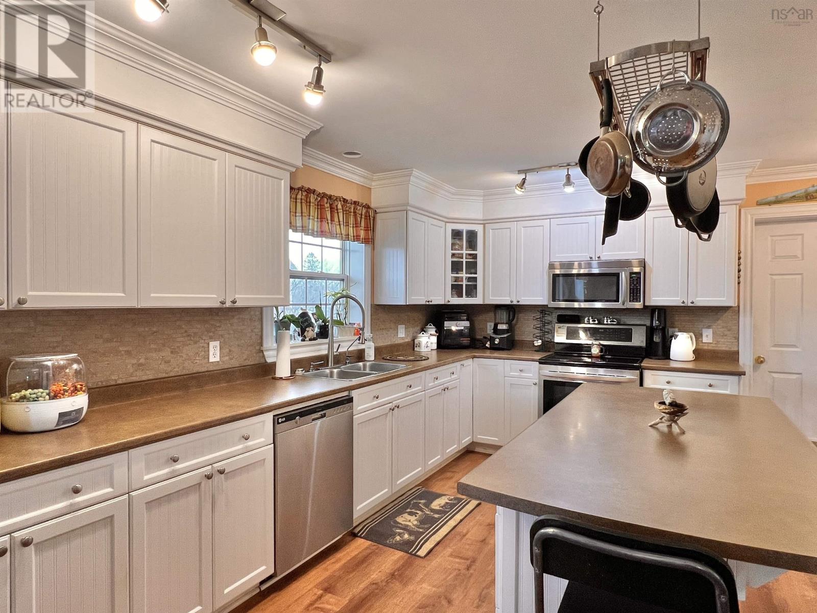 697 Belmont Road - 9