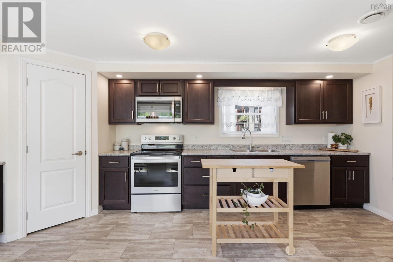 29 Seventh Street - 8