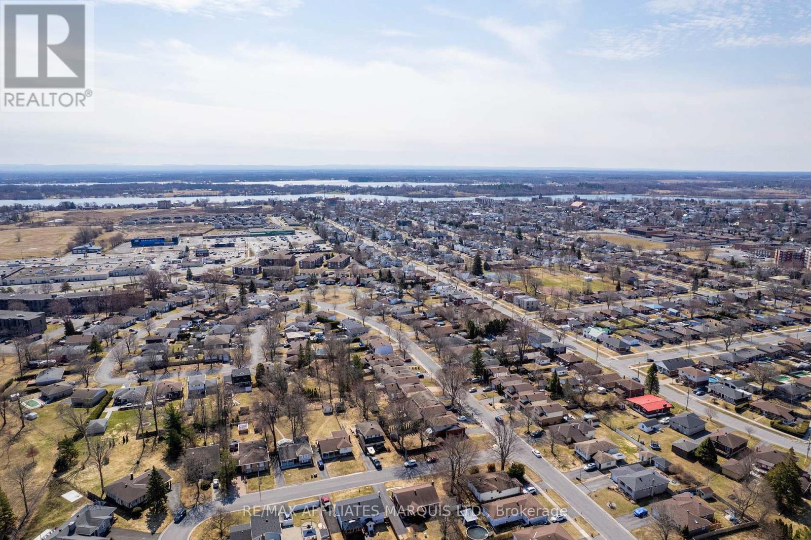 672 CHAMPLAIN DRIVE - 46