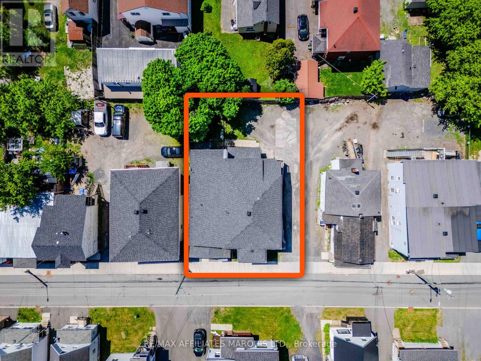 225 LOUISA STREET - 2