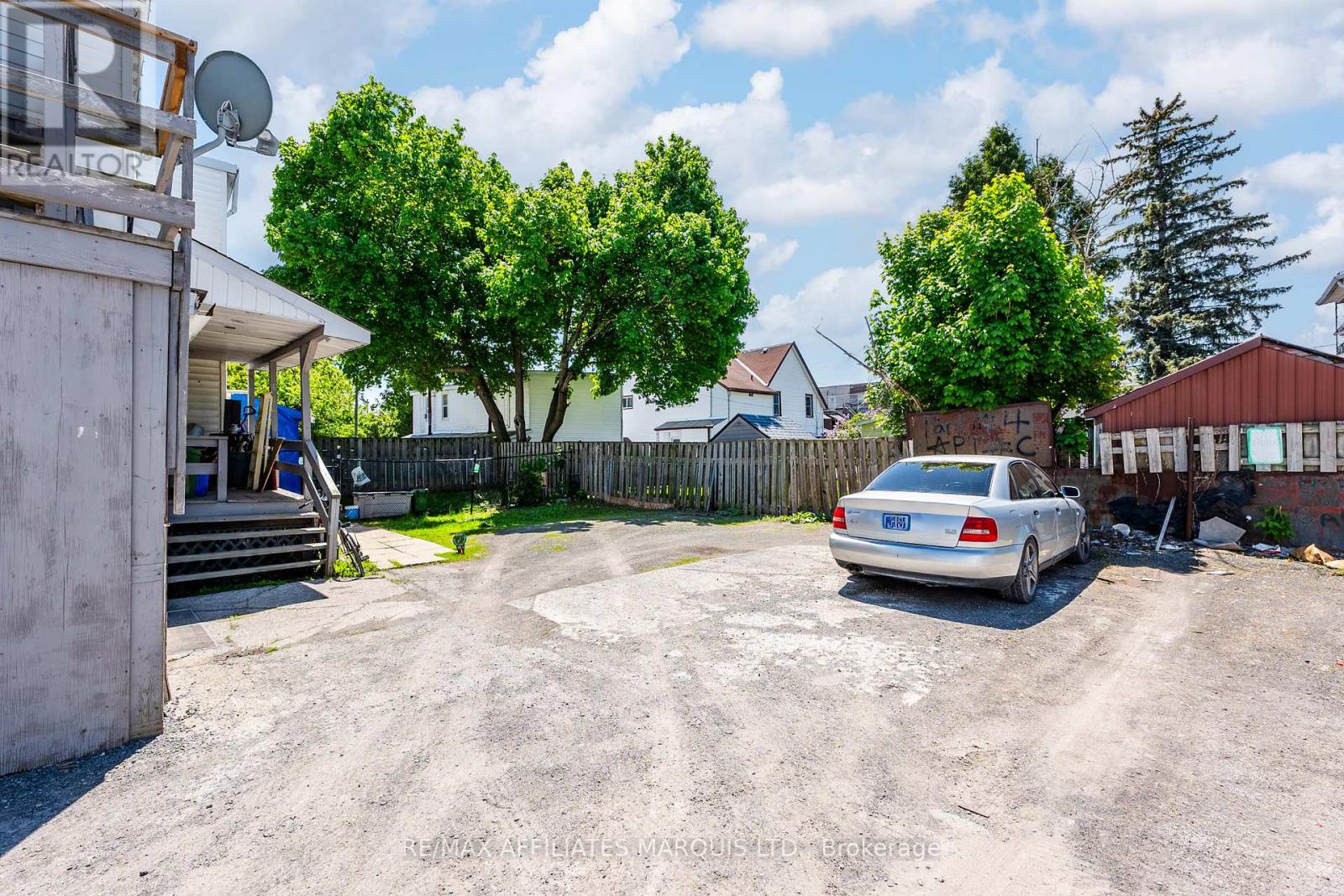 225 LOUISA STREET - 6