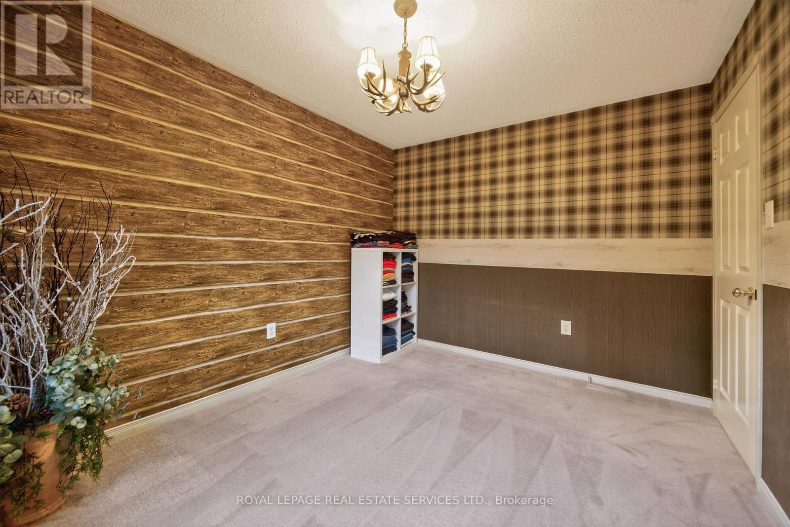 45 ROSEMARIE CRESCENT - 31