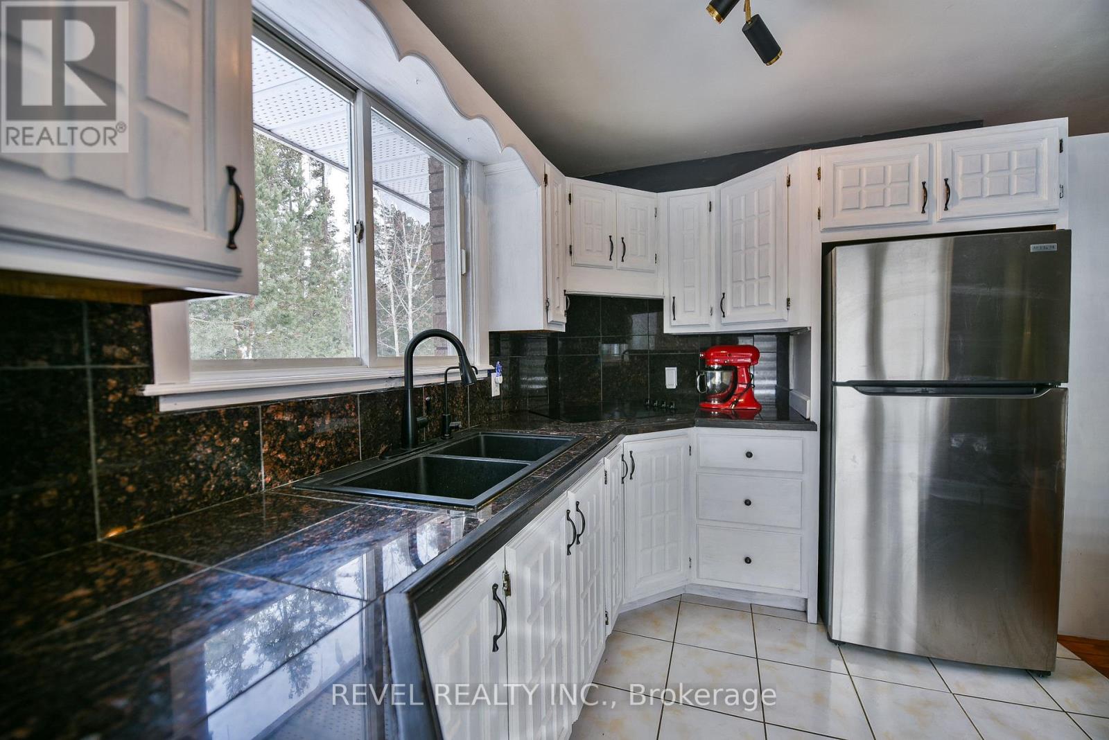 978 MUNICIPAL ROAD - 15
