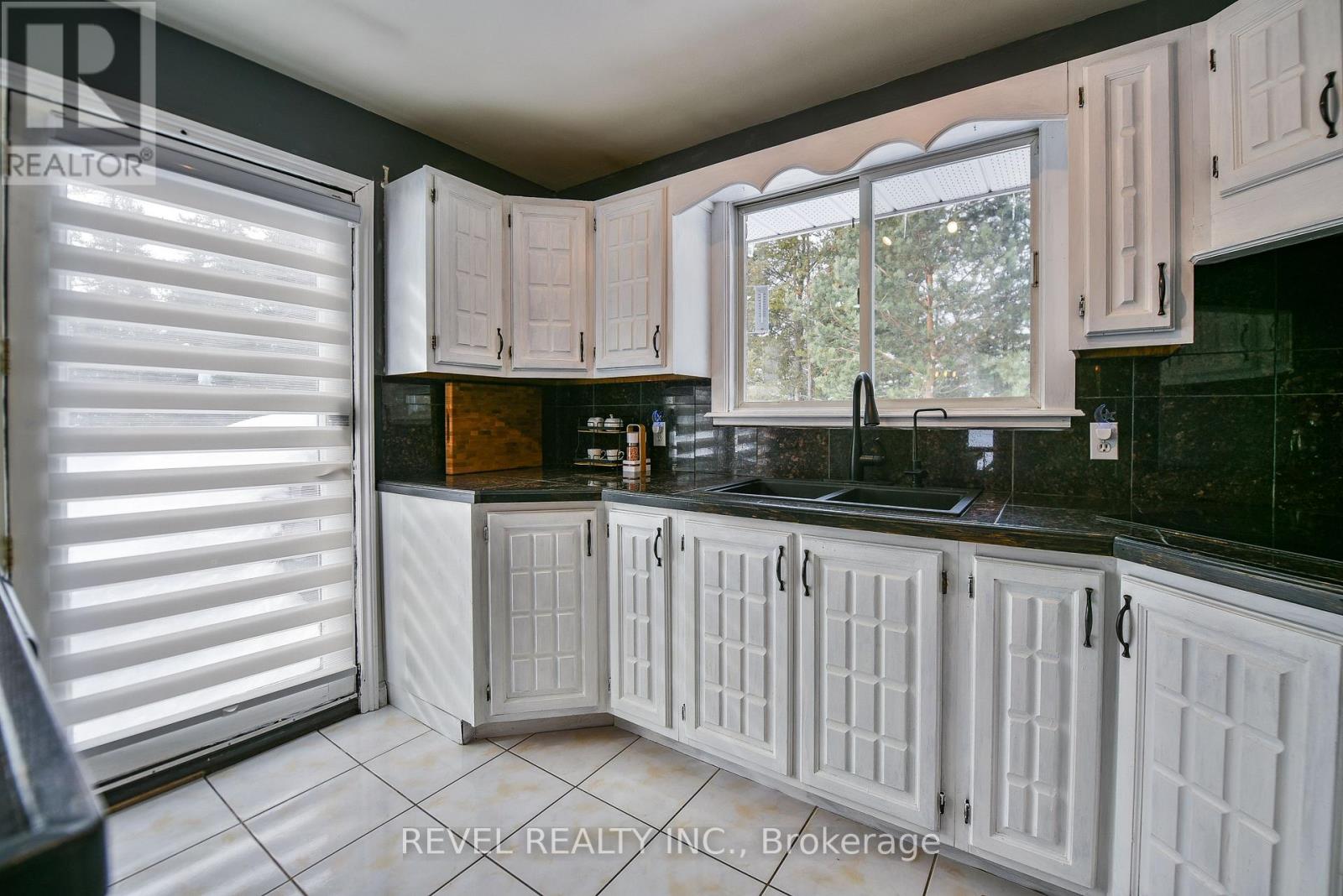 978 MUNICIPAL ROAD - 17
