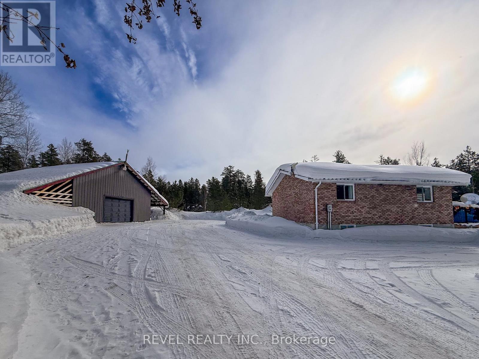 978 MUNICIPAL ROAD - 2