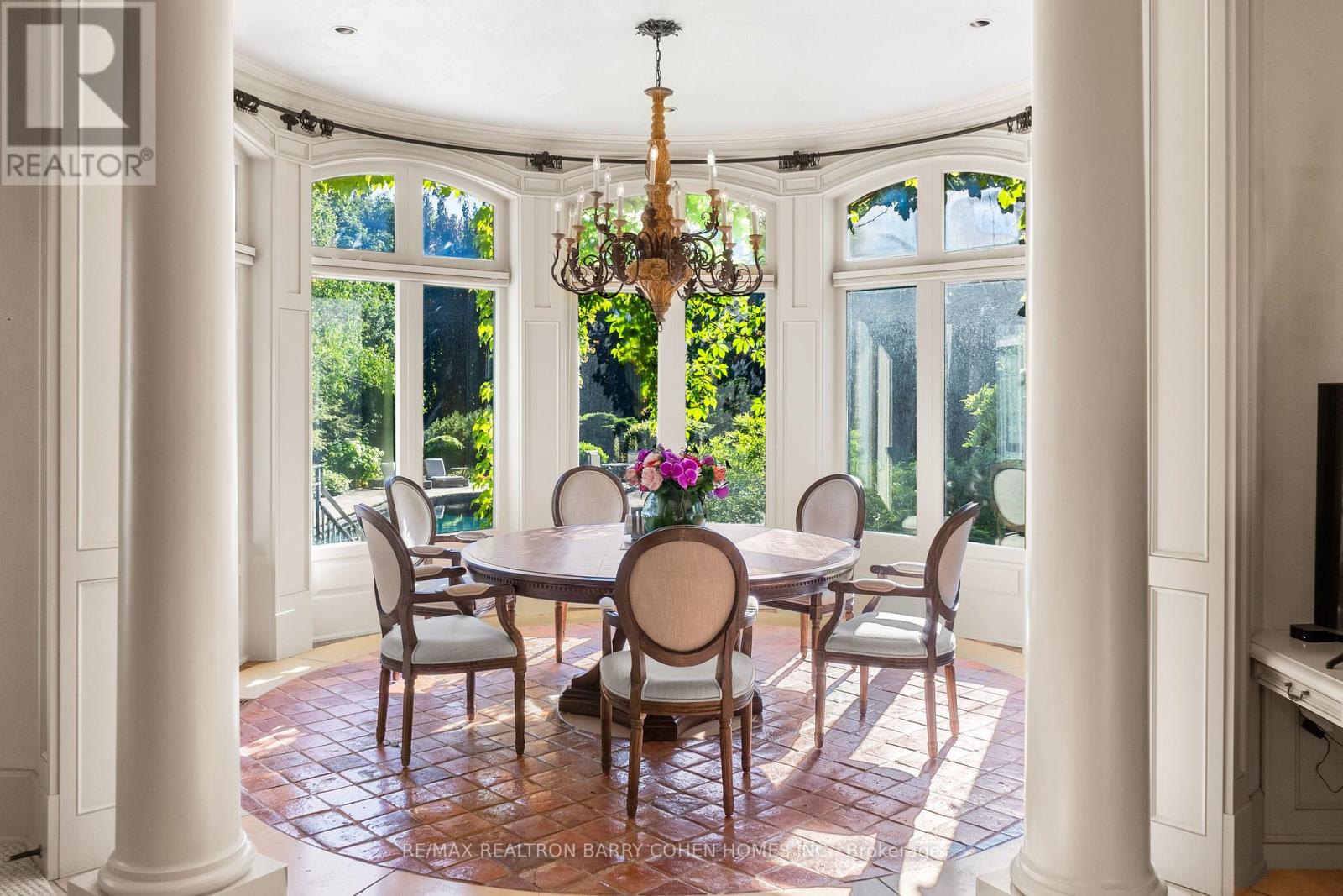85 THE BRIDLE PATH - 11