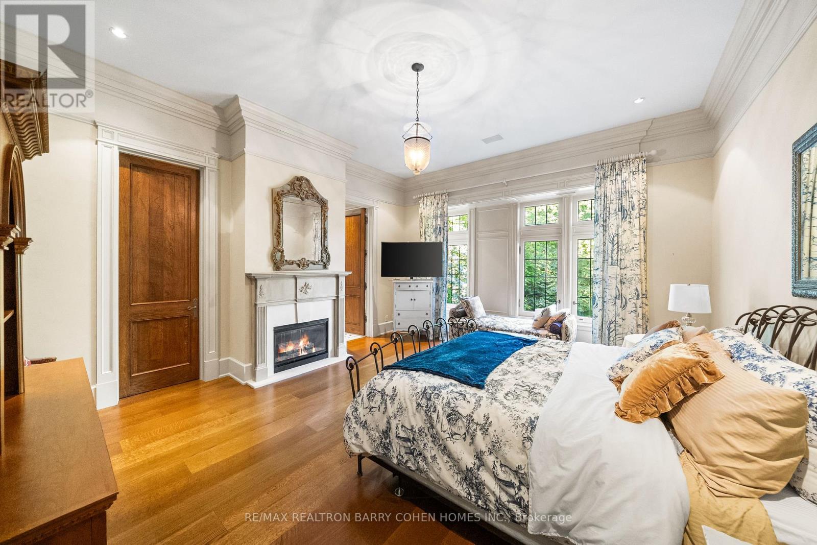 85 THE BRIDLE PATH - 20