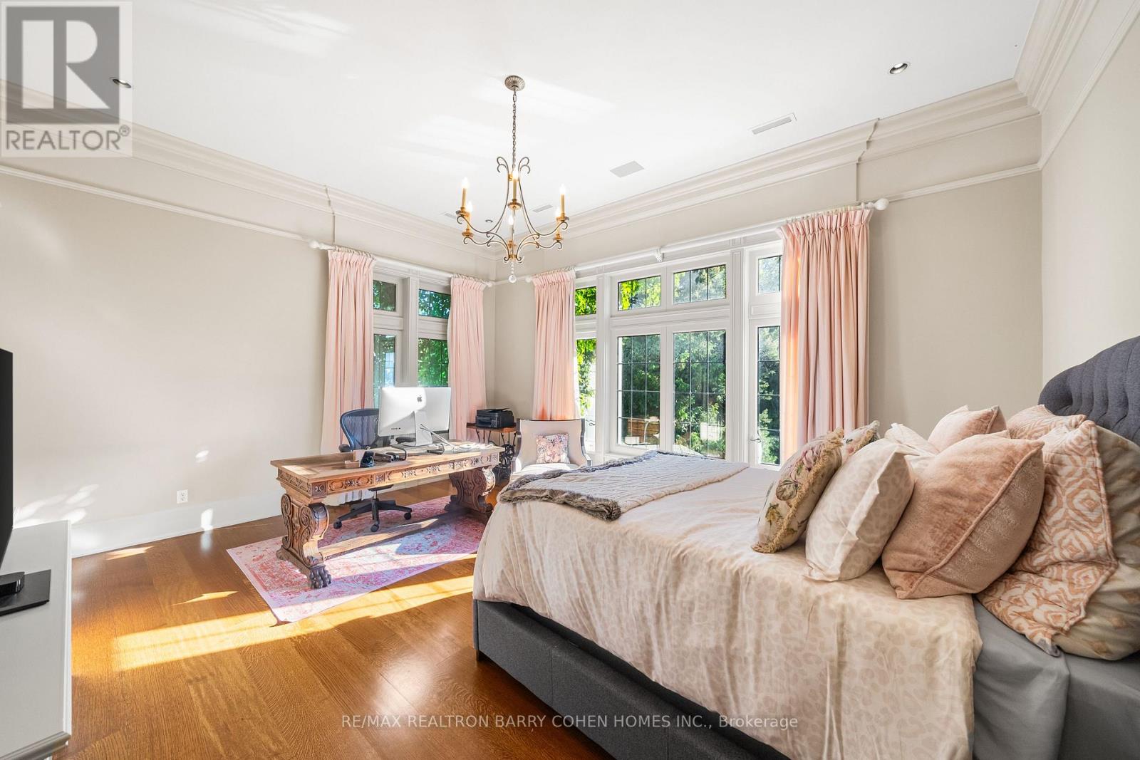 85 THE BRIDLE PATH - 22