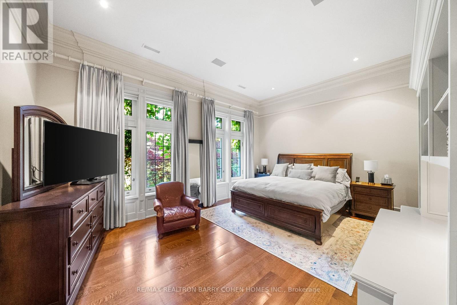 85 THE BRIDLE PATH - 24