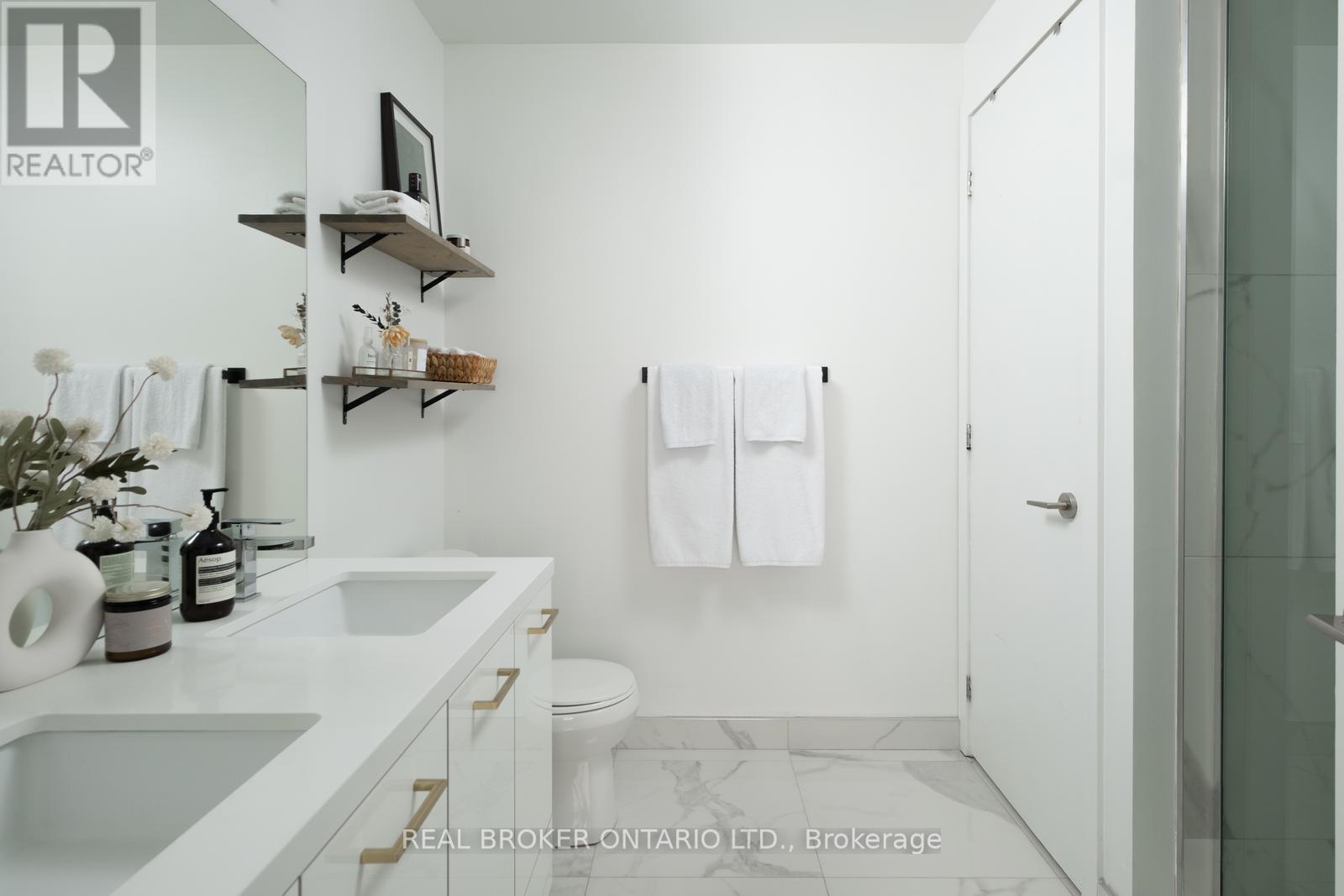 #PH24 39 BRANT STREET - 20