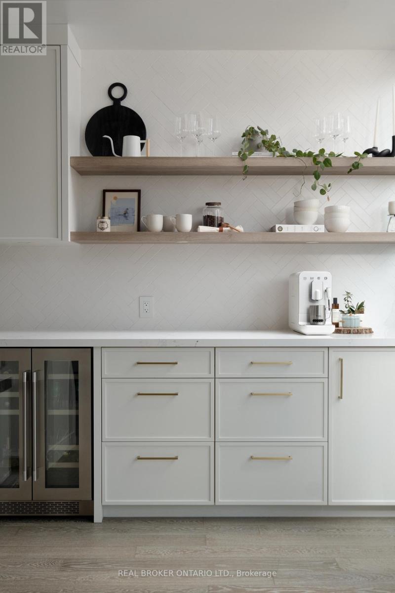 #PH24 39 BRANT STREET - 9