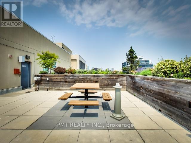 #803 230 KING STREET E - 17