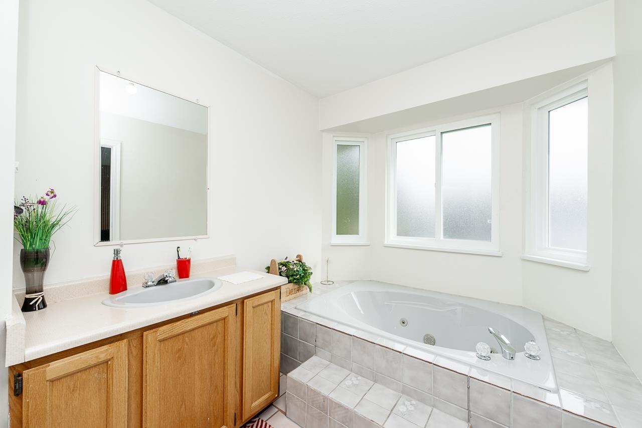 5 Bed, 3 Bath House for Sale in Abbotsford – 31000 SIDONI AVENUE, Abbotsford – MLS# R3127793 - Image 8