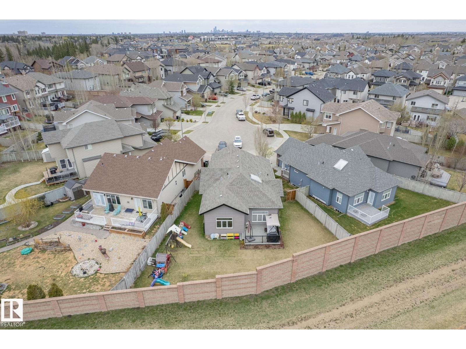 1033 CHAHLEY LN NW - Image 3