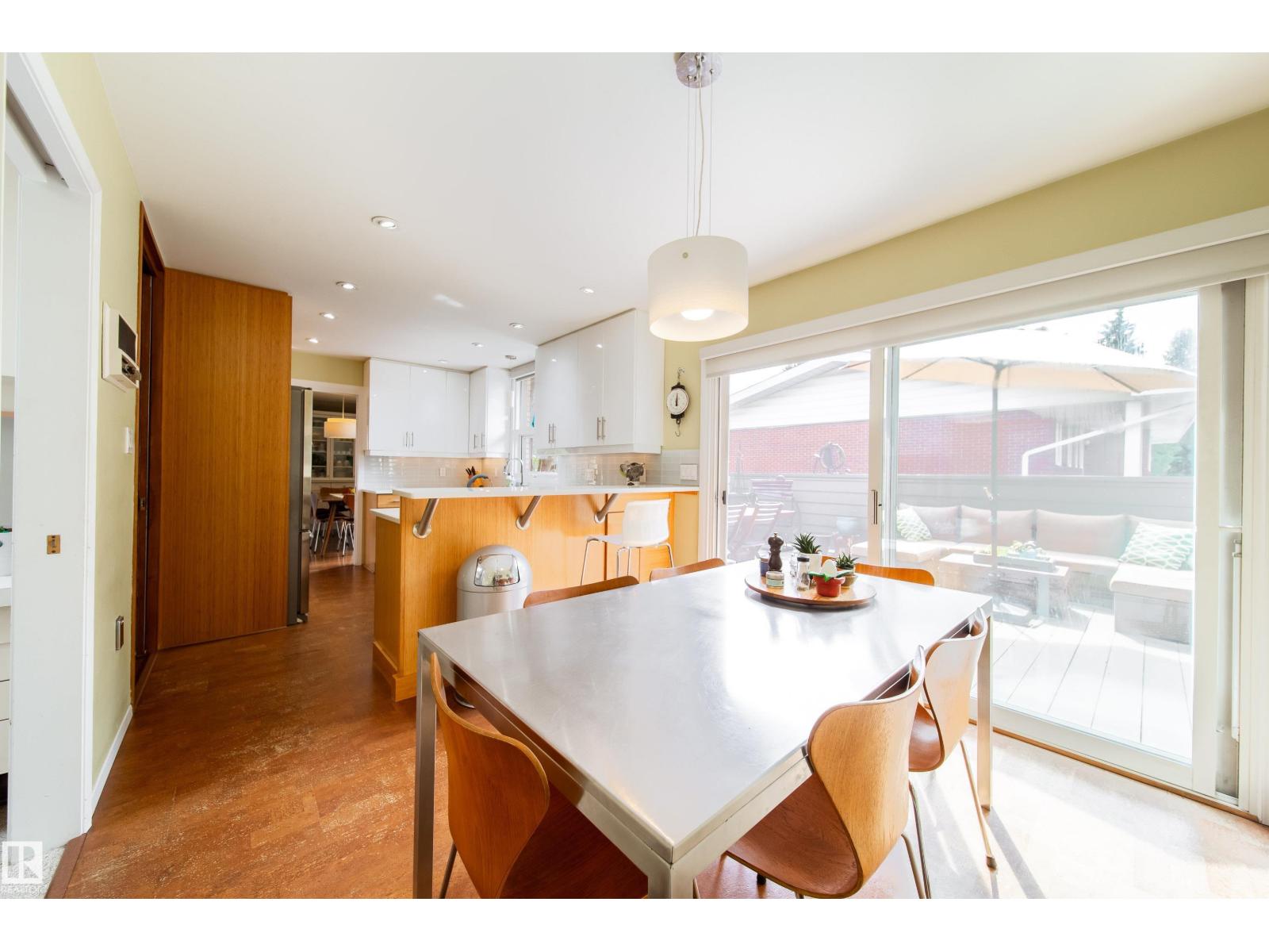 8703 137 ST NW - 26