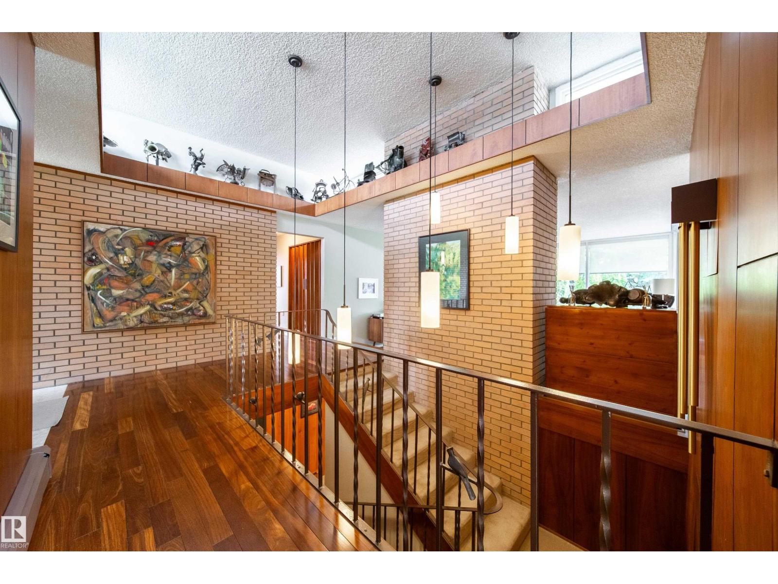 8703 137 ST NW - 9