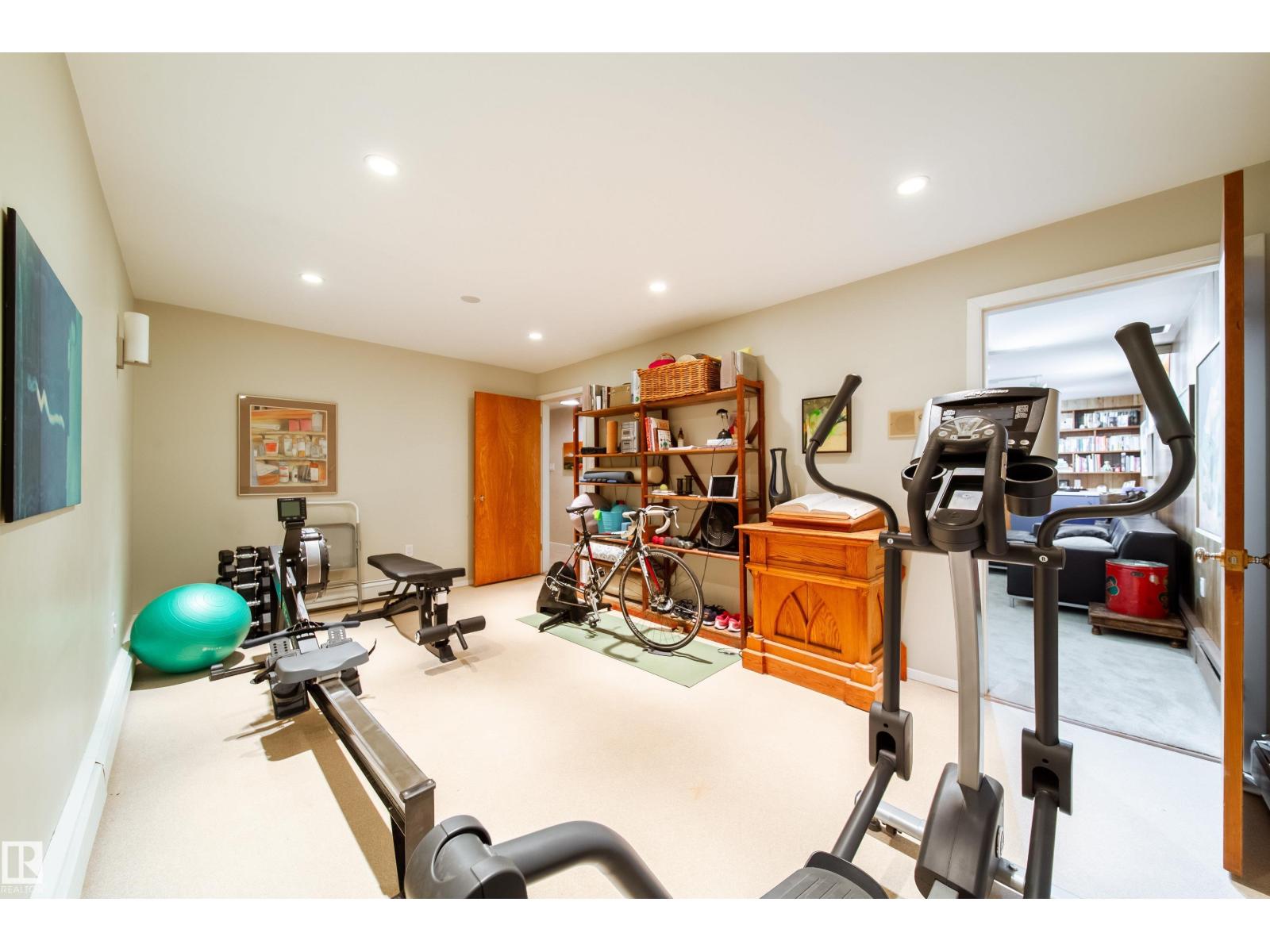 8703 137 ST NW - 62