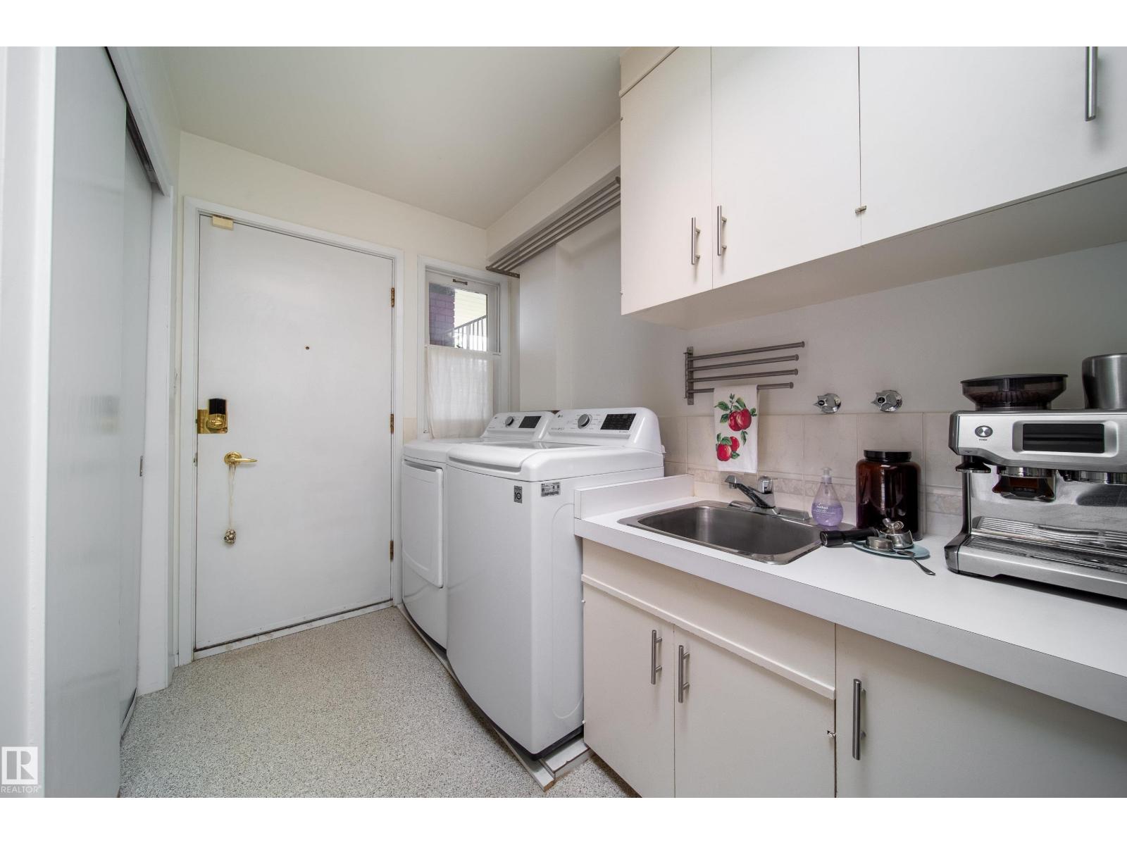 8703 137 ST NW - 33