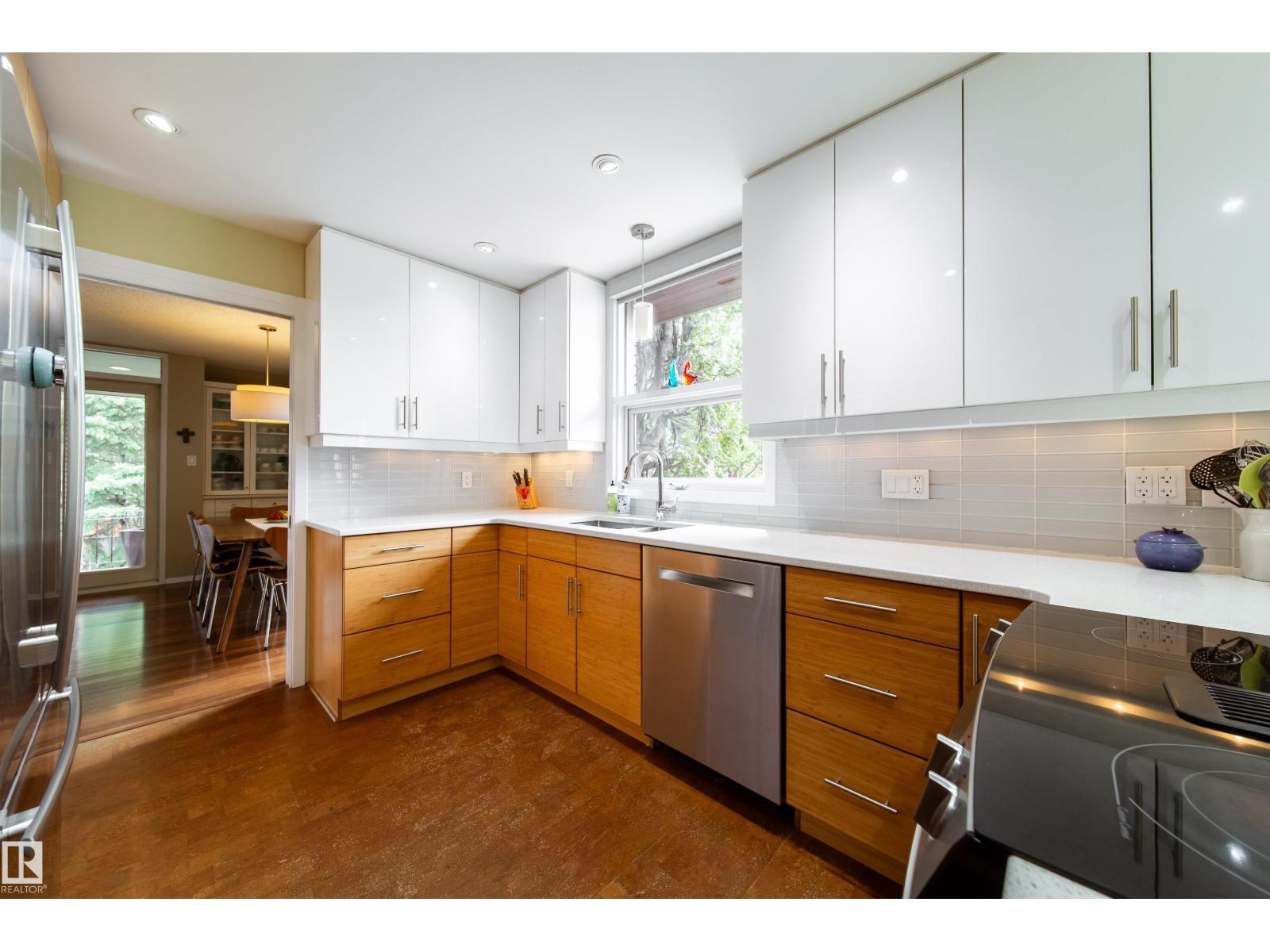8703 137 ST NW - 22