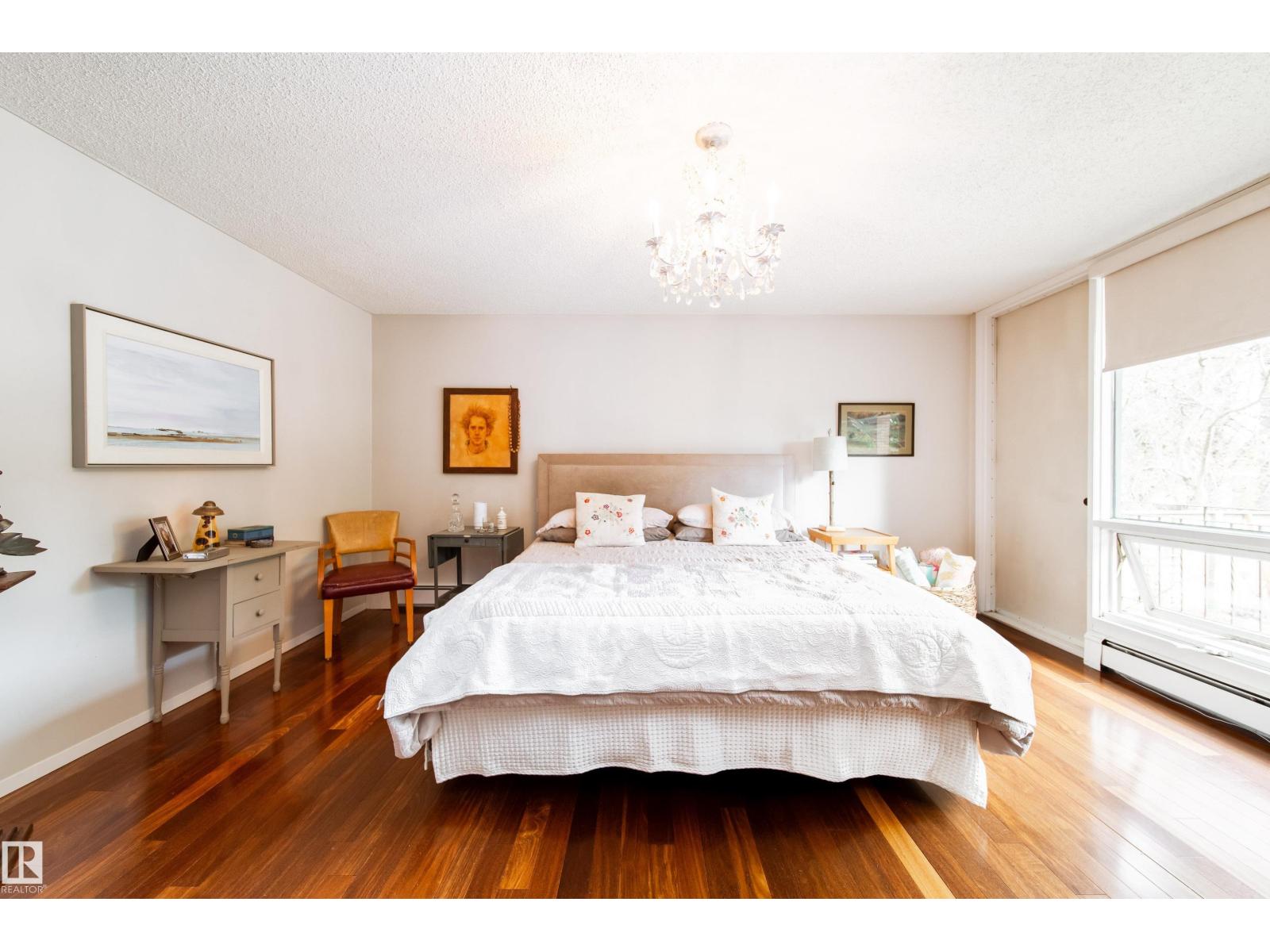 8703 137 ST NW - 38