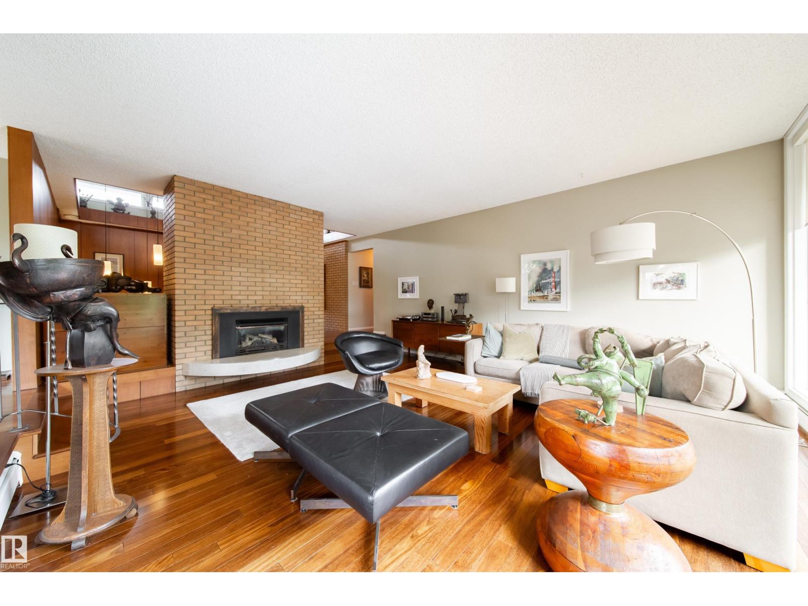 8703 137 ST NW - 13