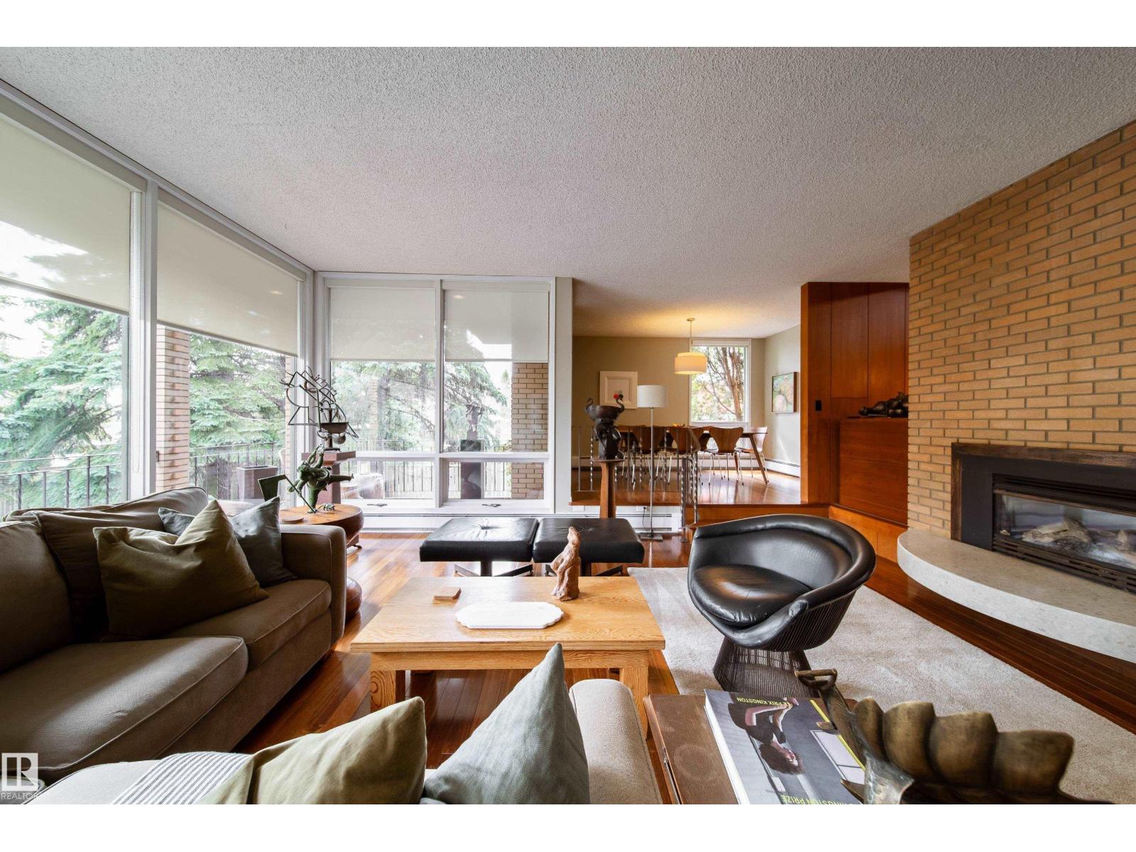 8703 137 ST NW - 16