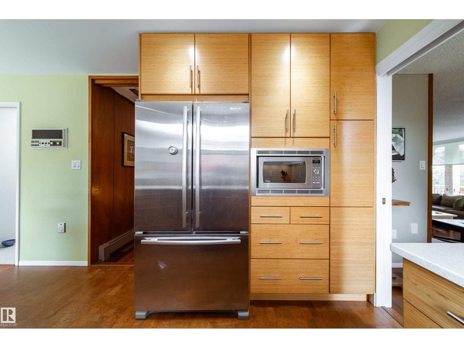 8703 137 ST NW - 24