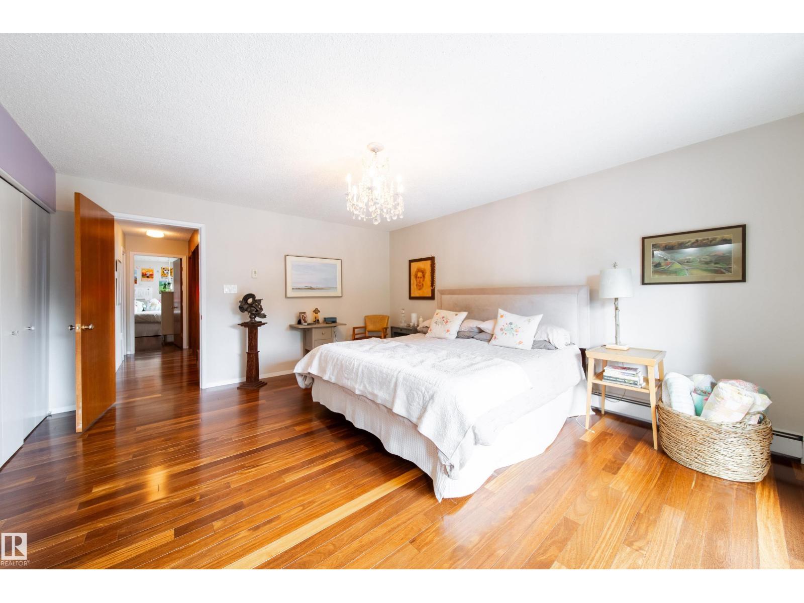 8703 137 ST NW - 39