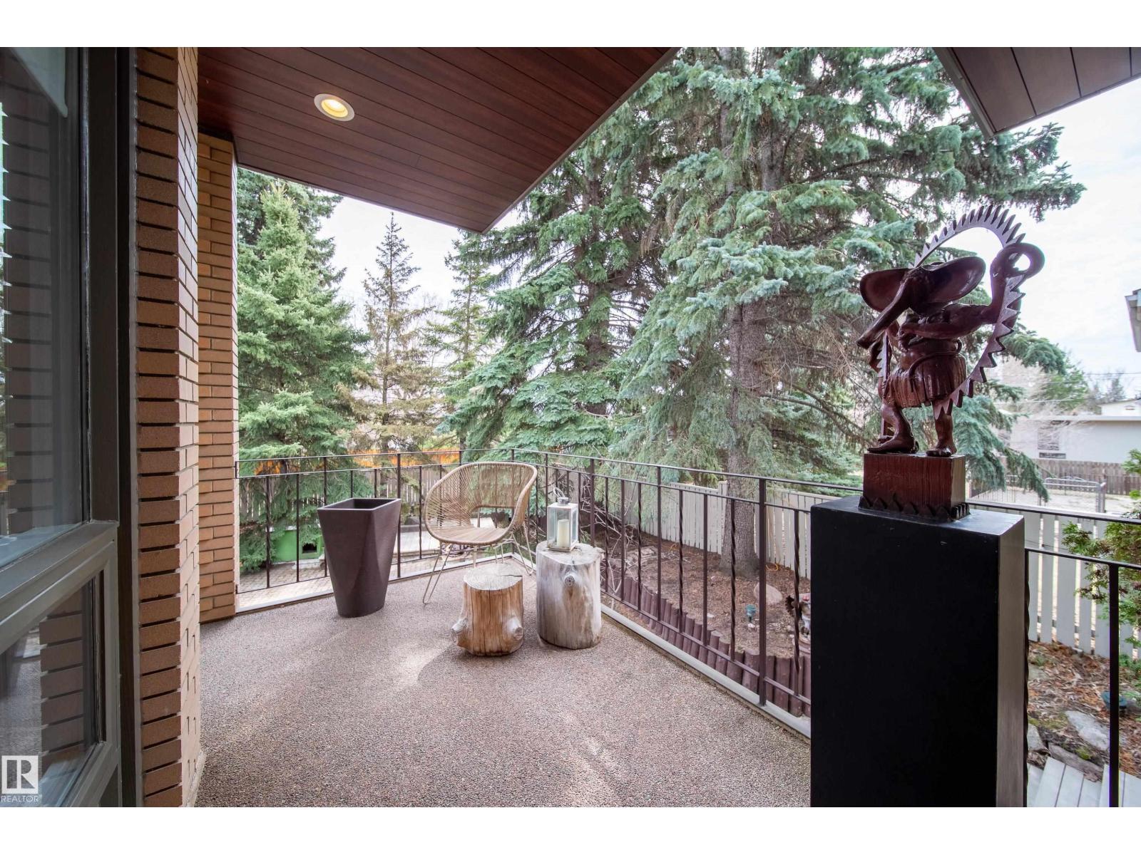 8703 137 ST NW - 35