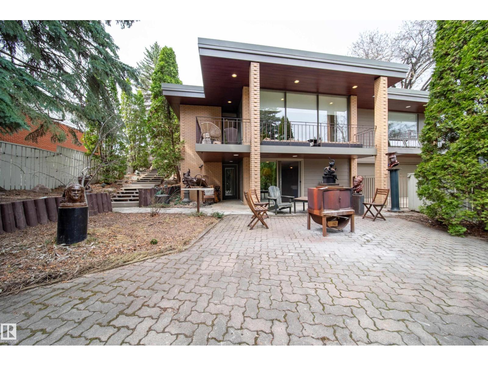 8703 137 ST NW - 72