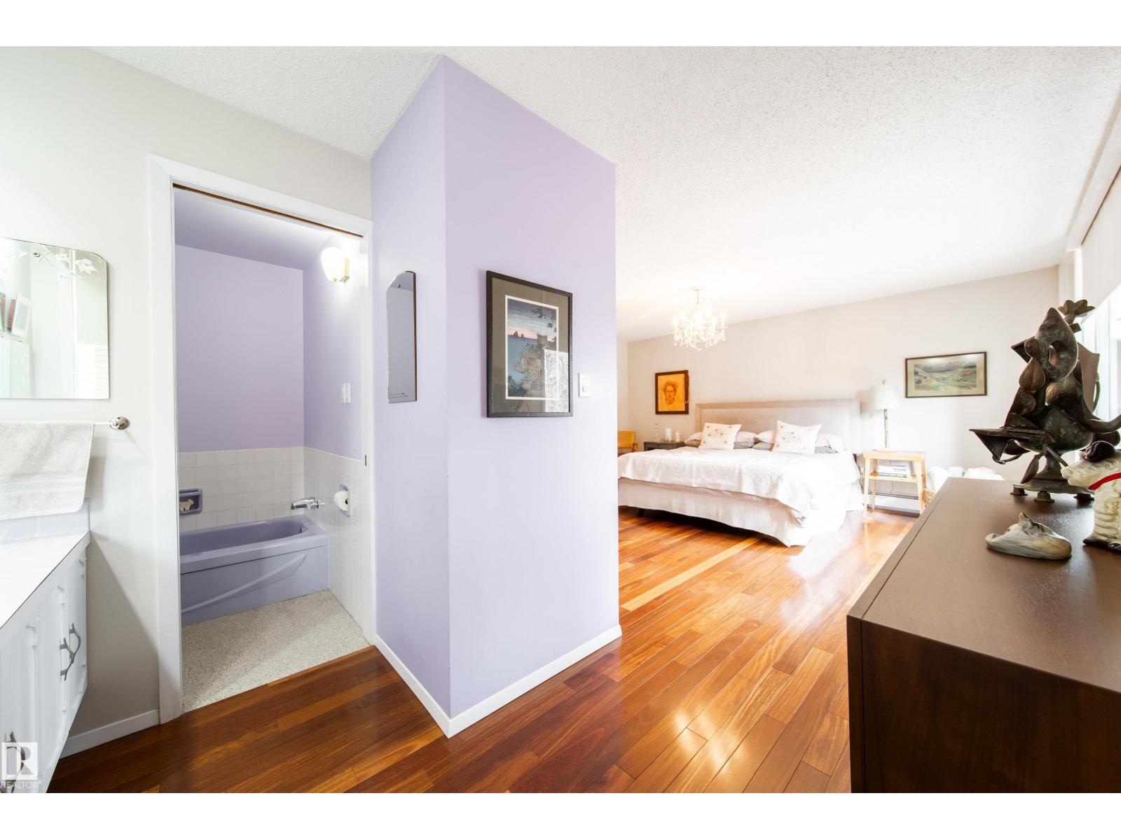 8703 137 ST NW - 43