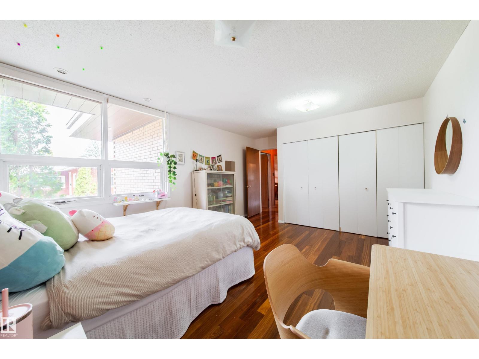 8703 137 ST NW - 51