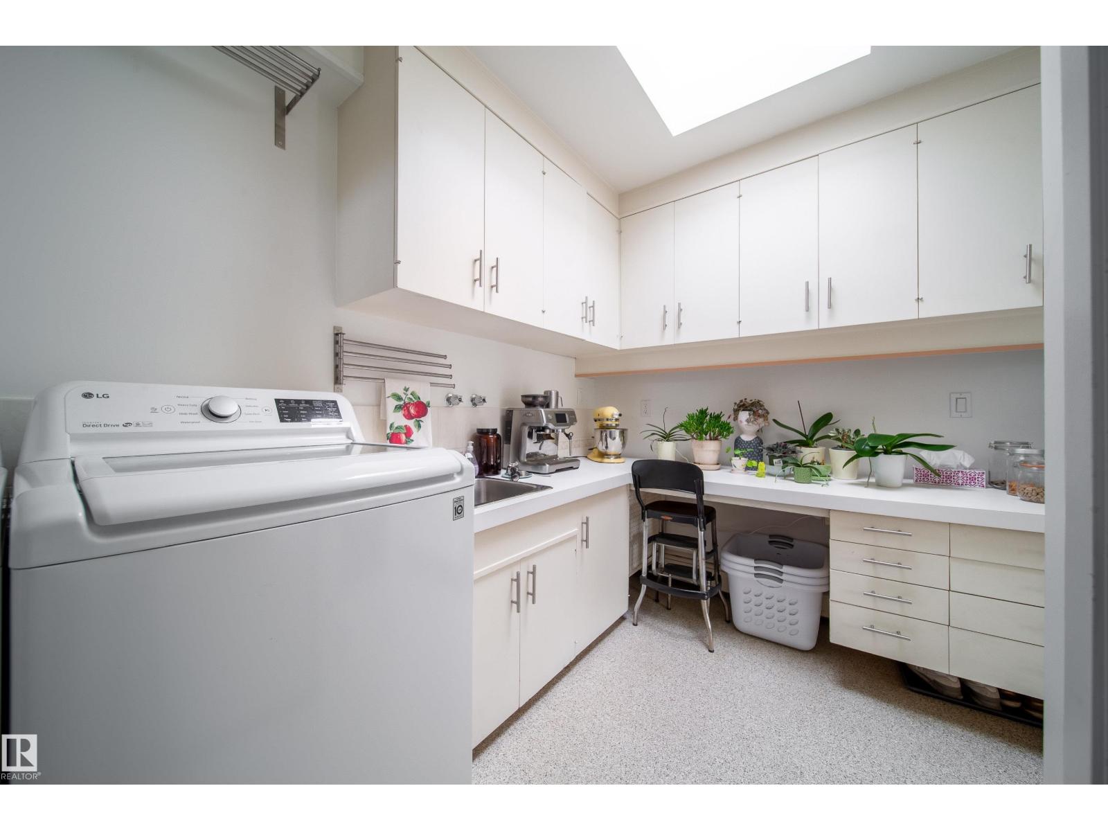 8703 137 ST NW - 34