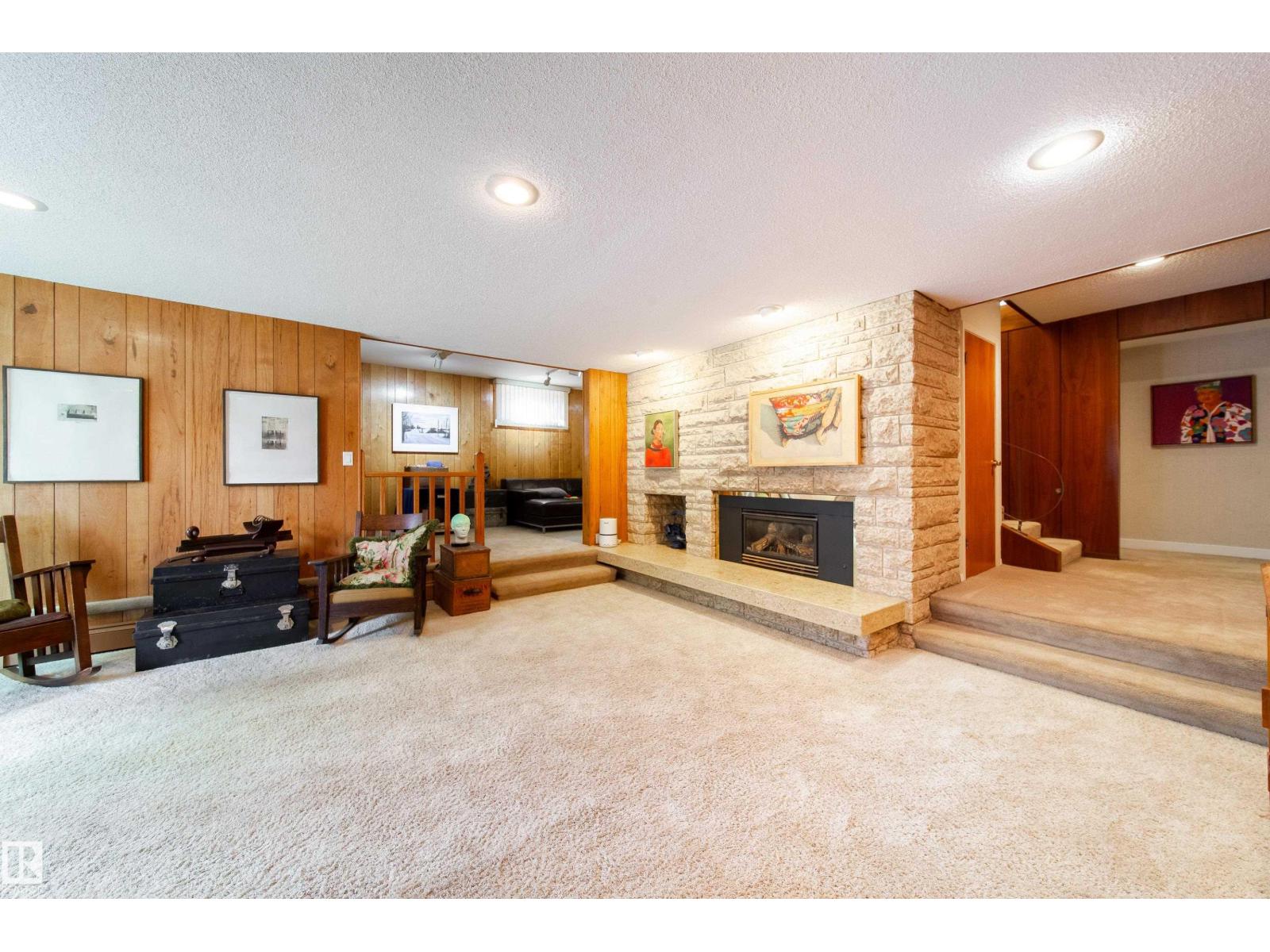 8703 137 ST NW - 55