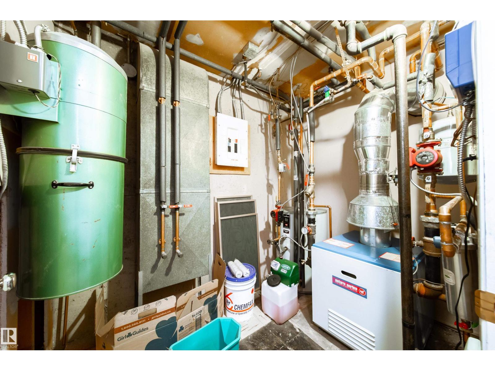 8703 137 ST NW - 67