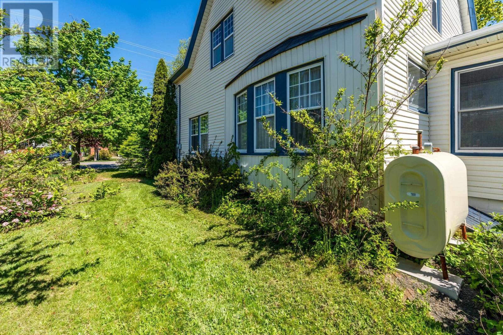 374 Main Street - 44