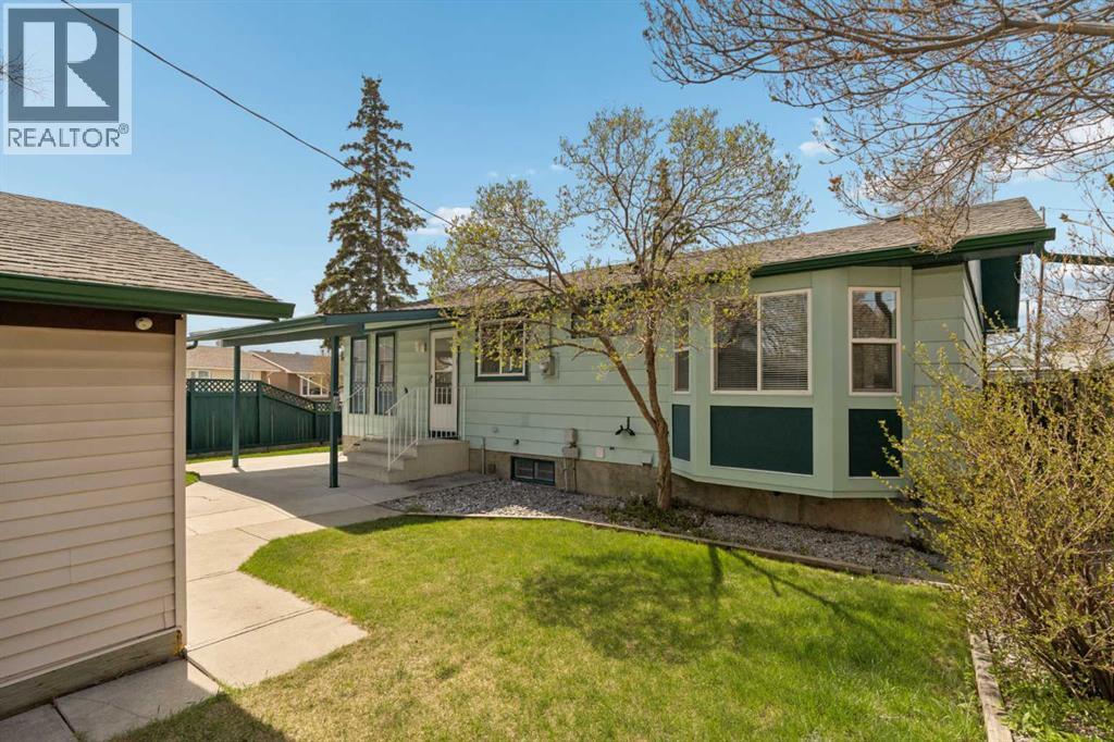 404 Manora Way NE - 30