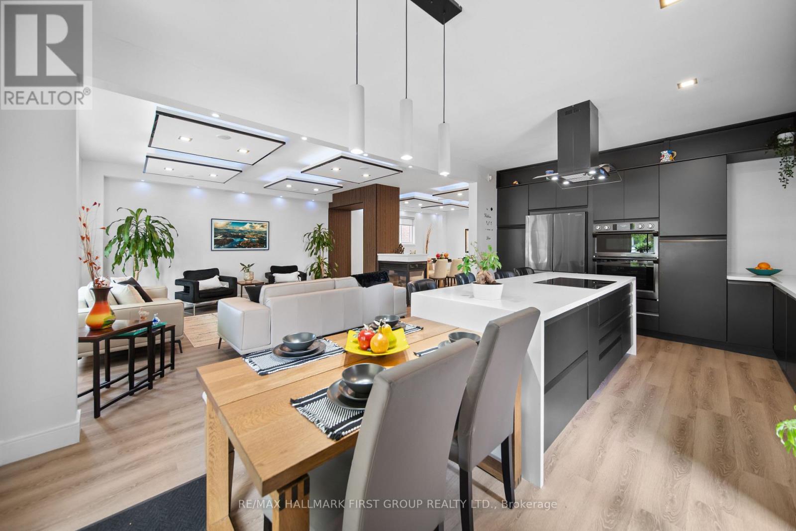 62 CACHET BOULEVARD - 21