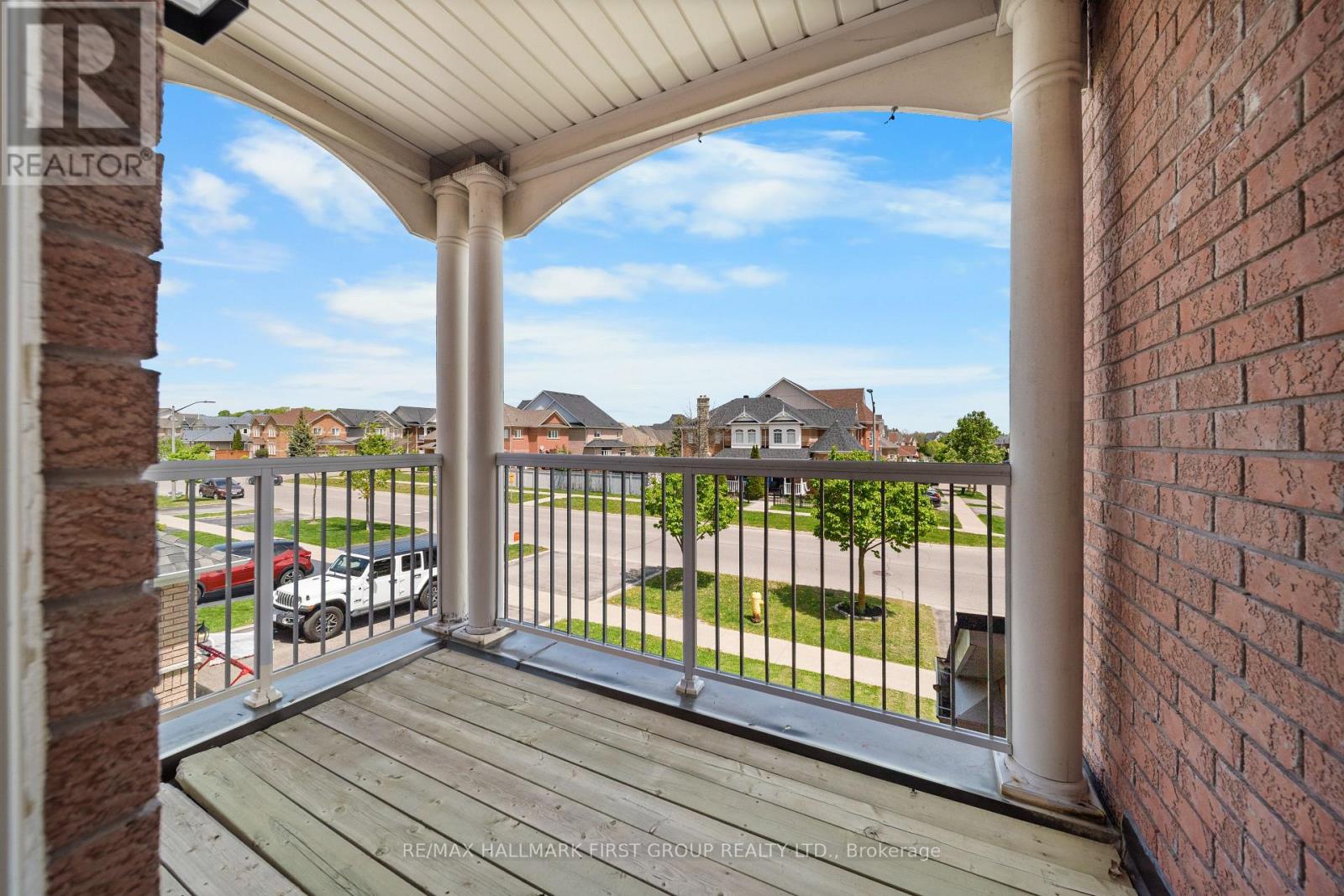62 CACHET BOULEVARD - 24