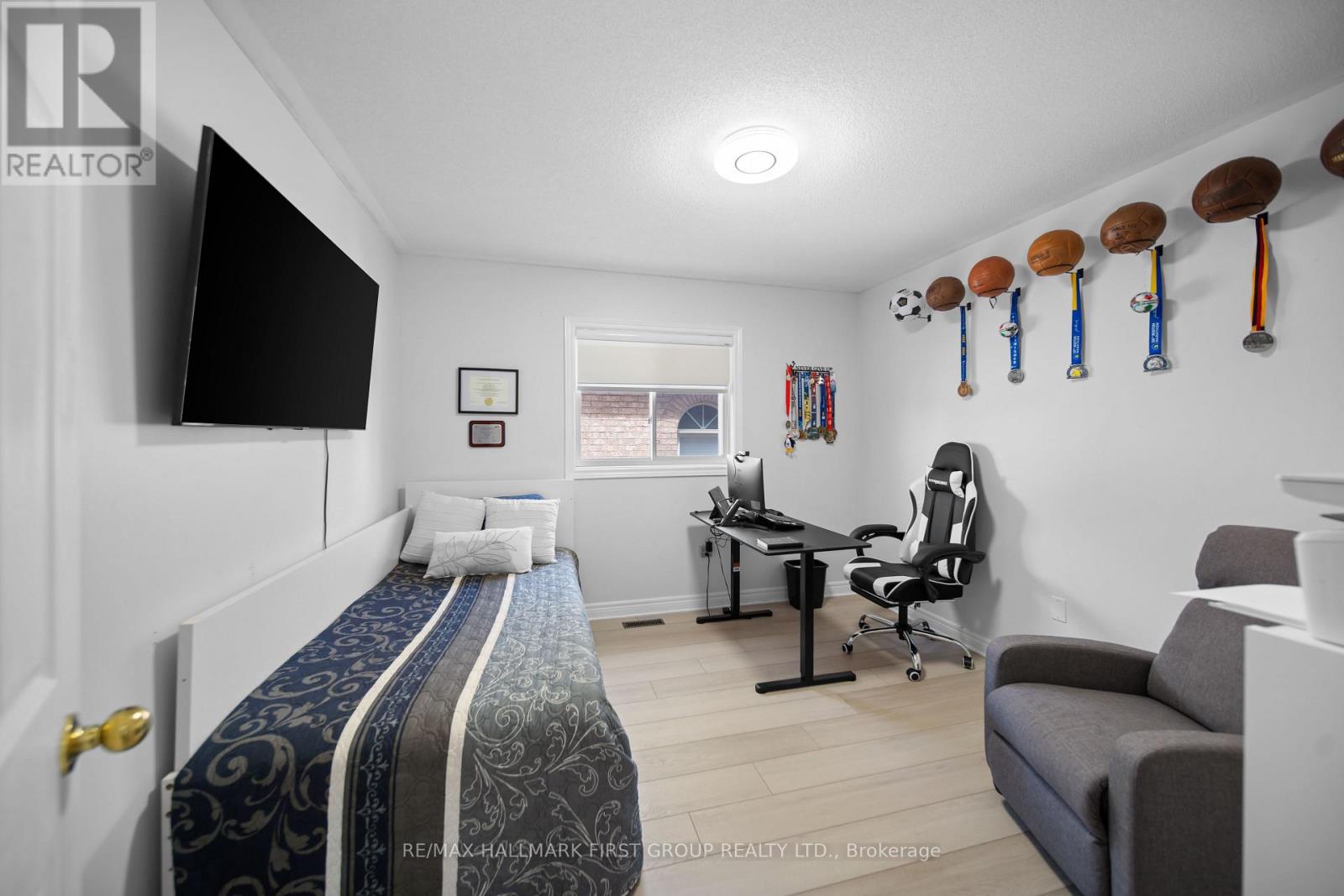 62 CACHET BOULEVARD - 30