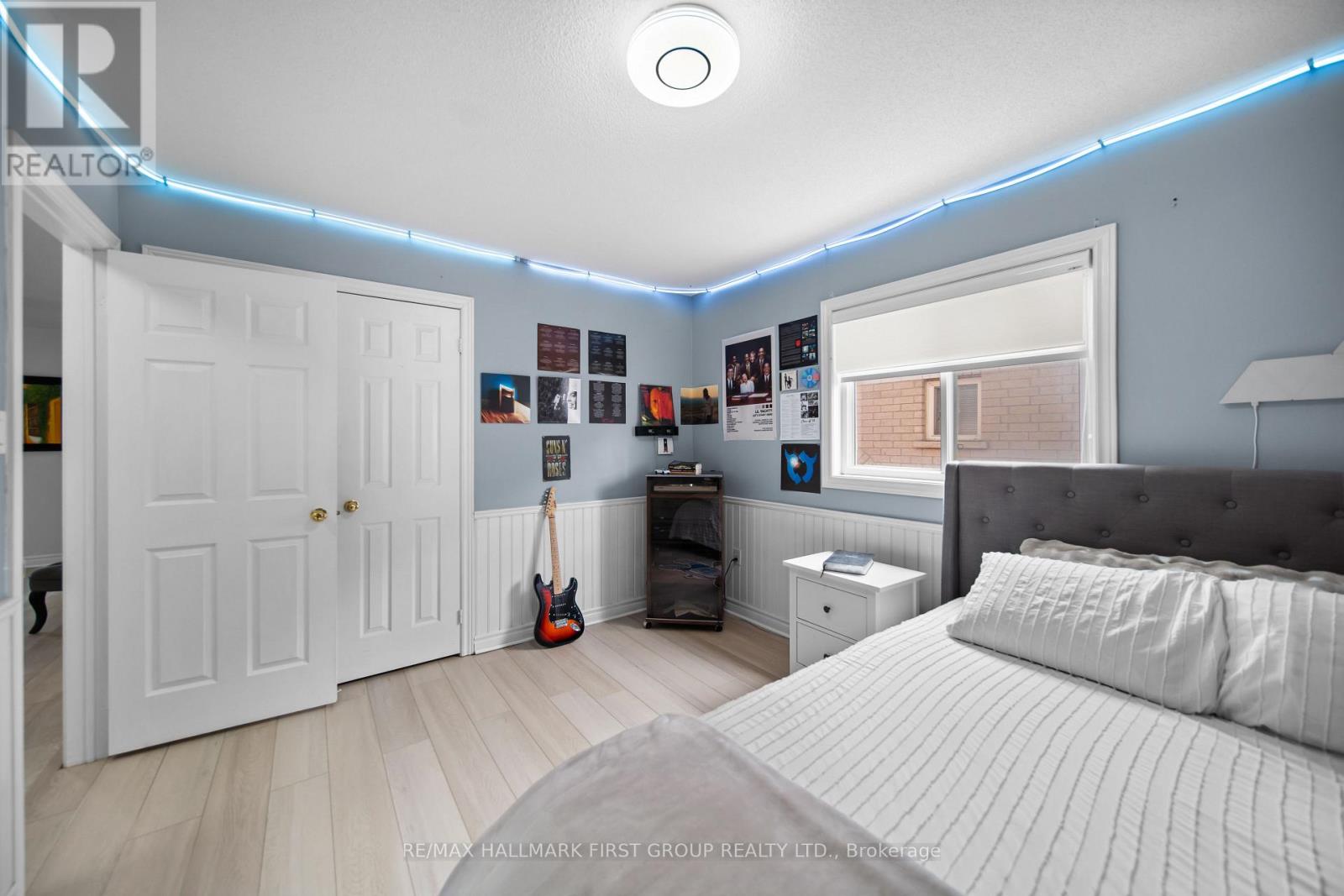 62 CACHET BOULEVARD - 33