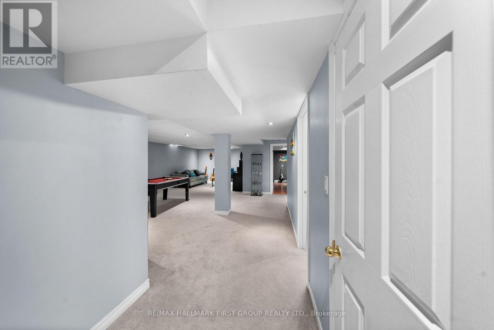 62 CACHET BOULEVARD - 41